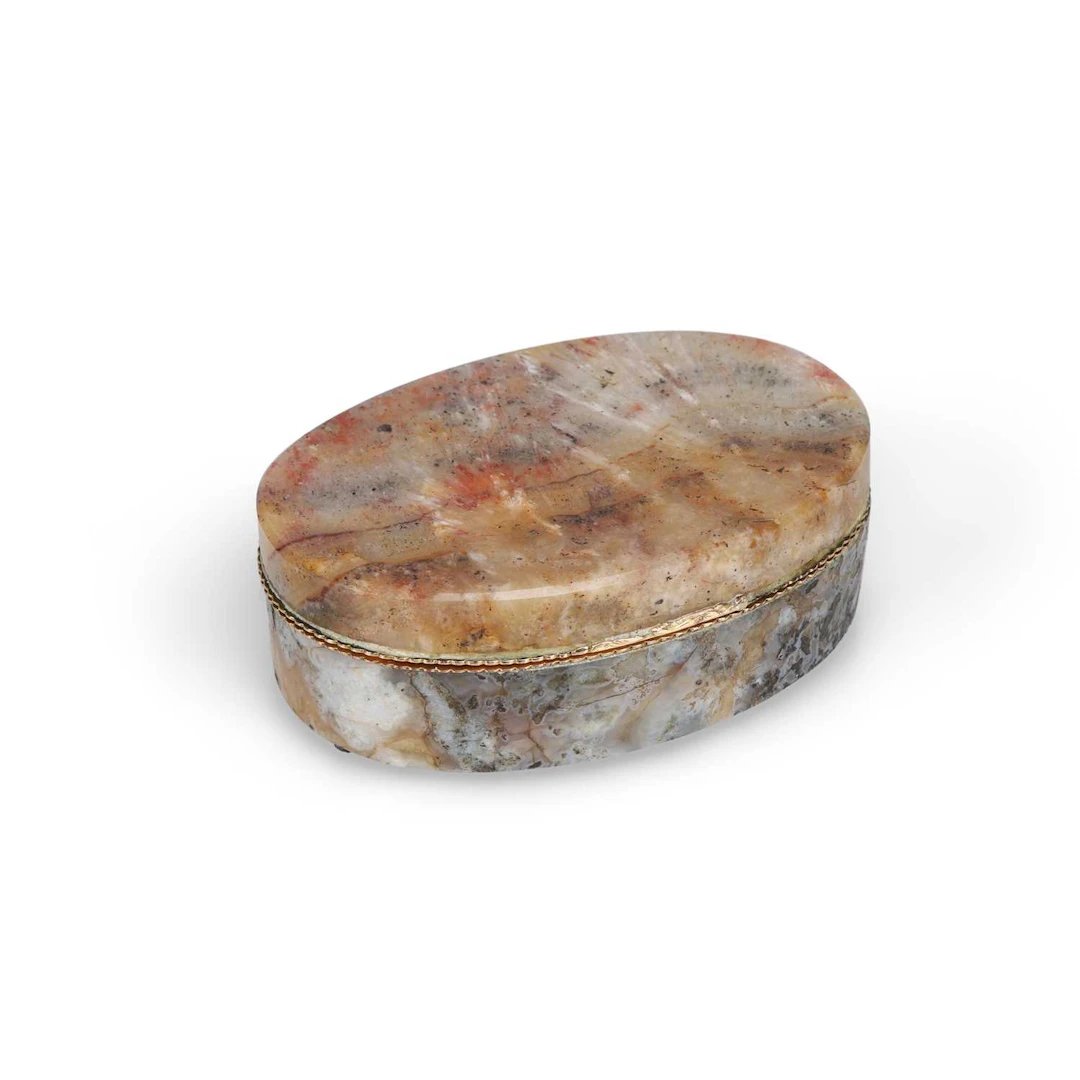 AN AGATE SNUFF BOX