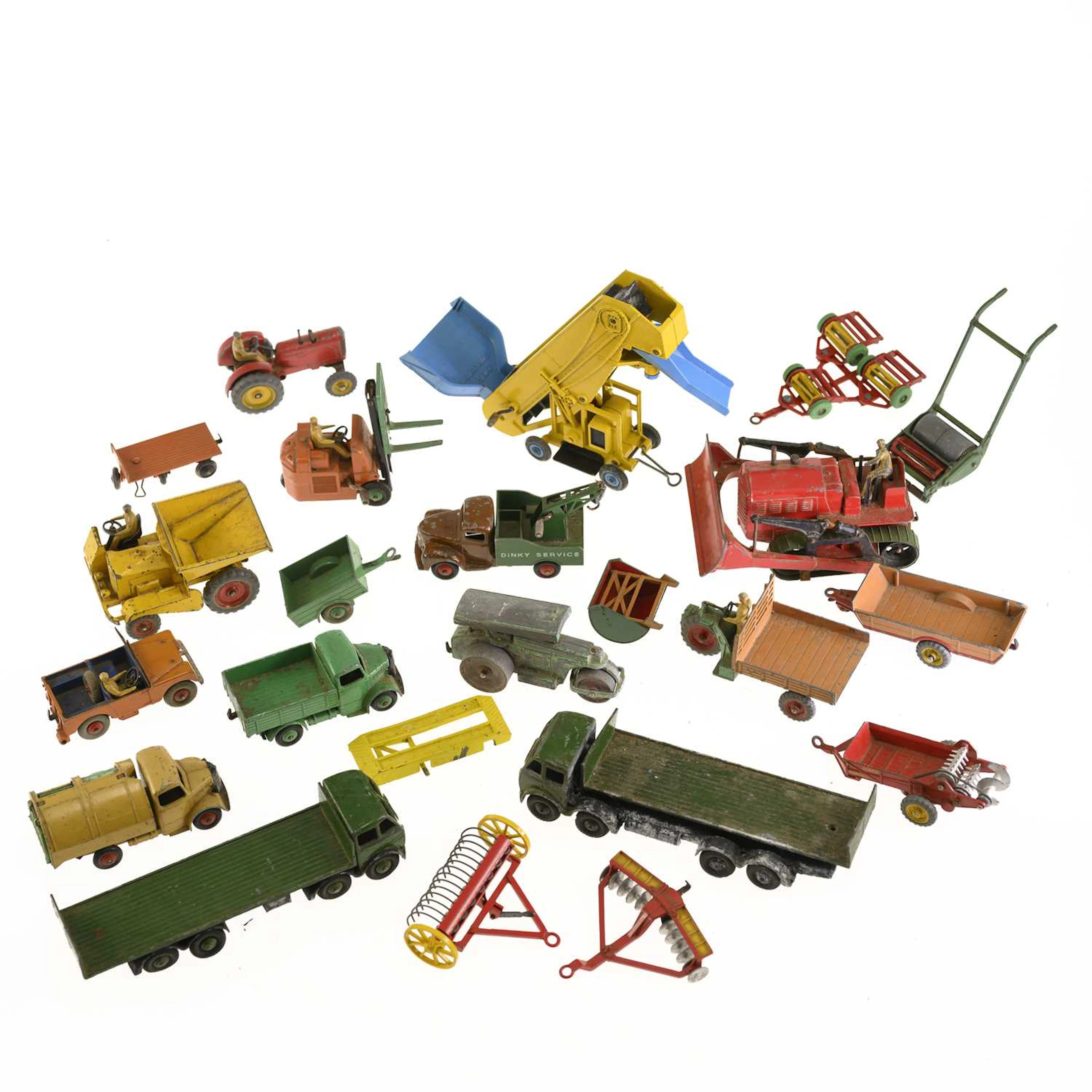 A COLLECTION OF DINKY DIECAST MODELS