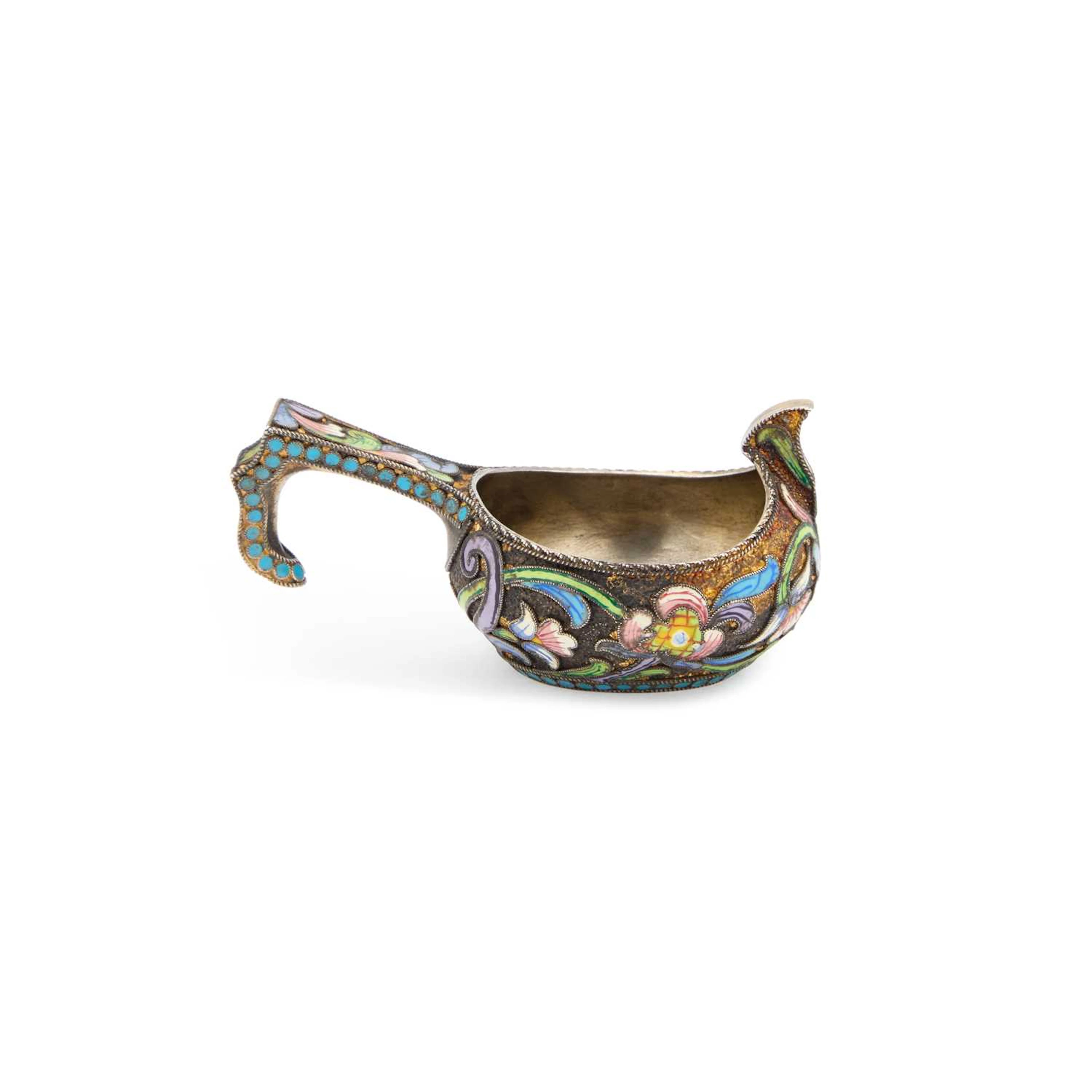 A SMALL RUSSIAN SILVER AND ENAMEL KOVSCH