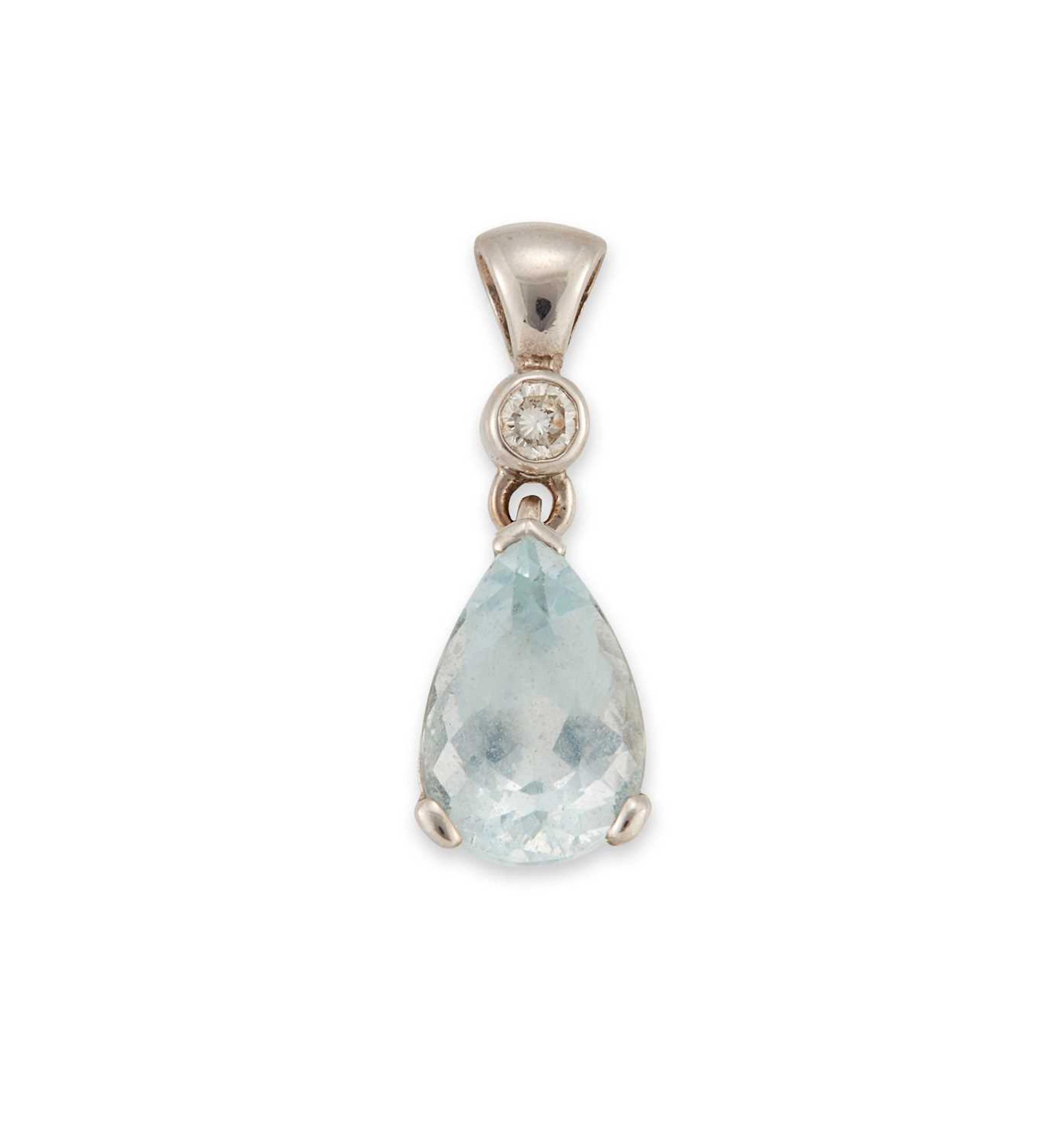AN 18 CARAT WHITE GOLD AQUAMARINE AND DIAMOND PENDANT