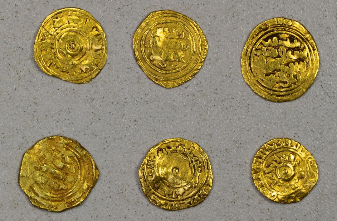 EARLY ISLAMIC: FATIMID: LOT of 6 Fatimid 1/4 dinars