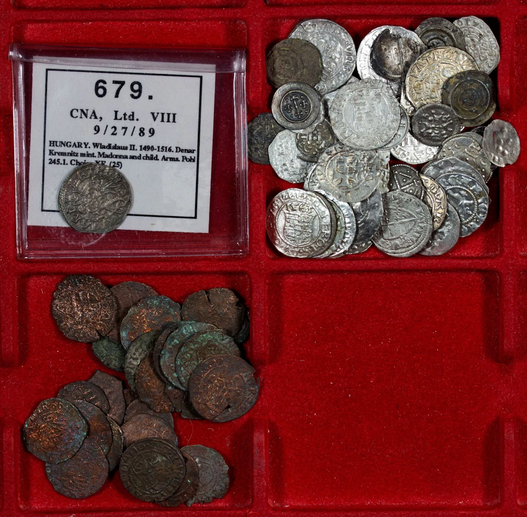 HUNGARY: LOT of 88 coins