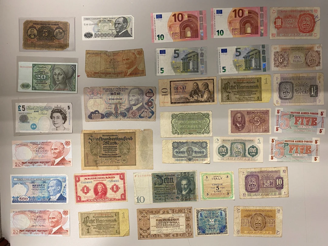 EUROPE: LOT of 53 notes