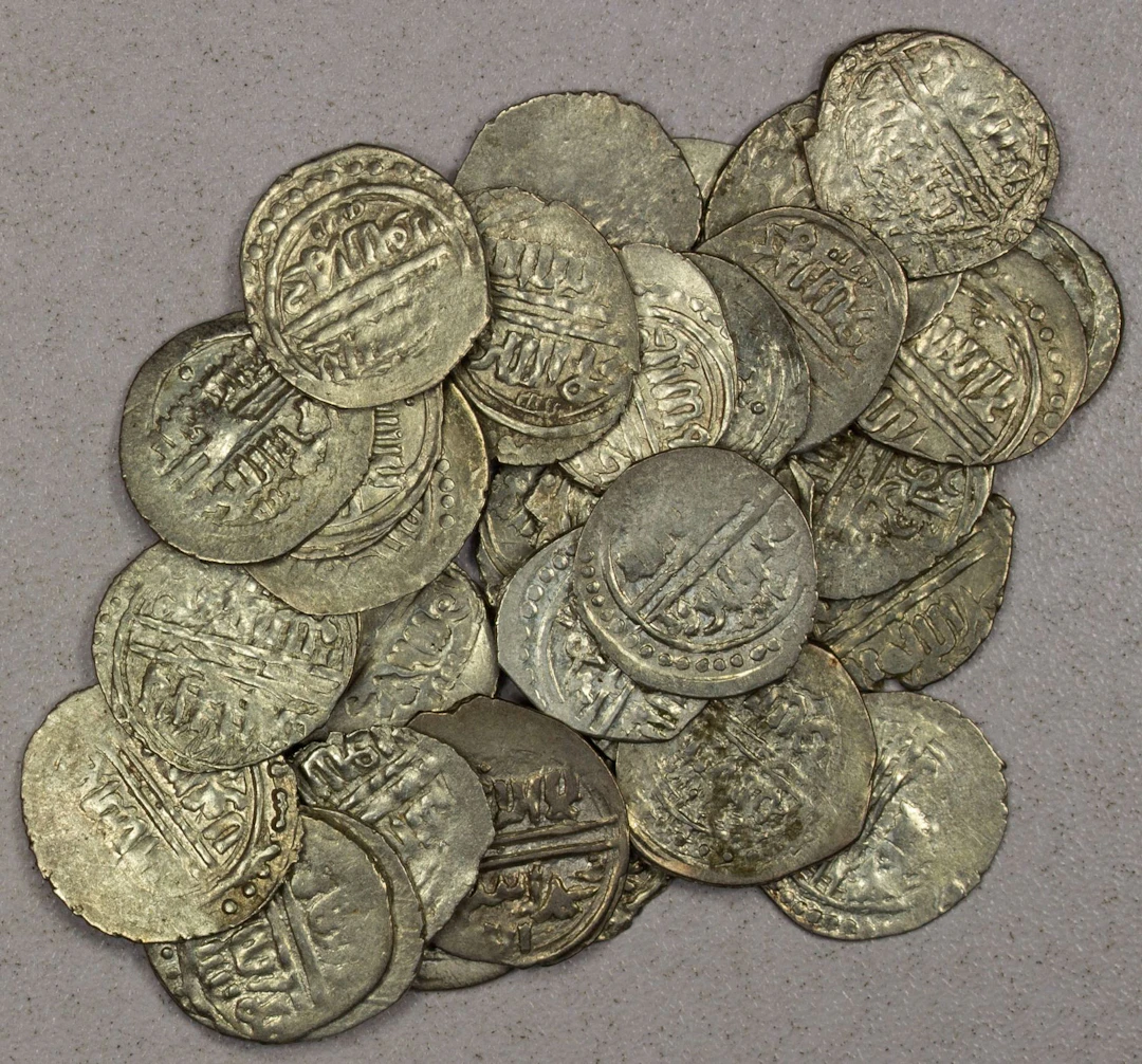 EARLY ISLAMIC: OTTOMAN EMPIRE: Murad I, 1360-1389, LOT of 34 silver akçes