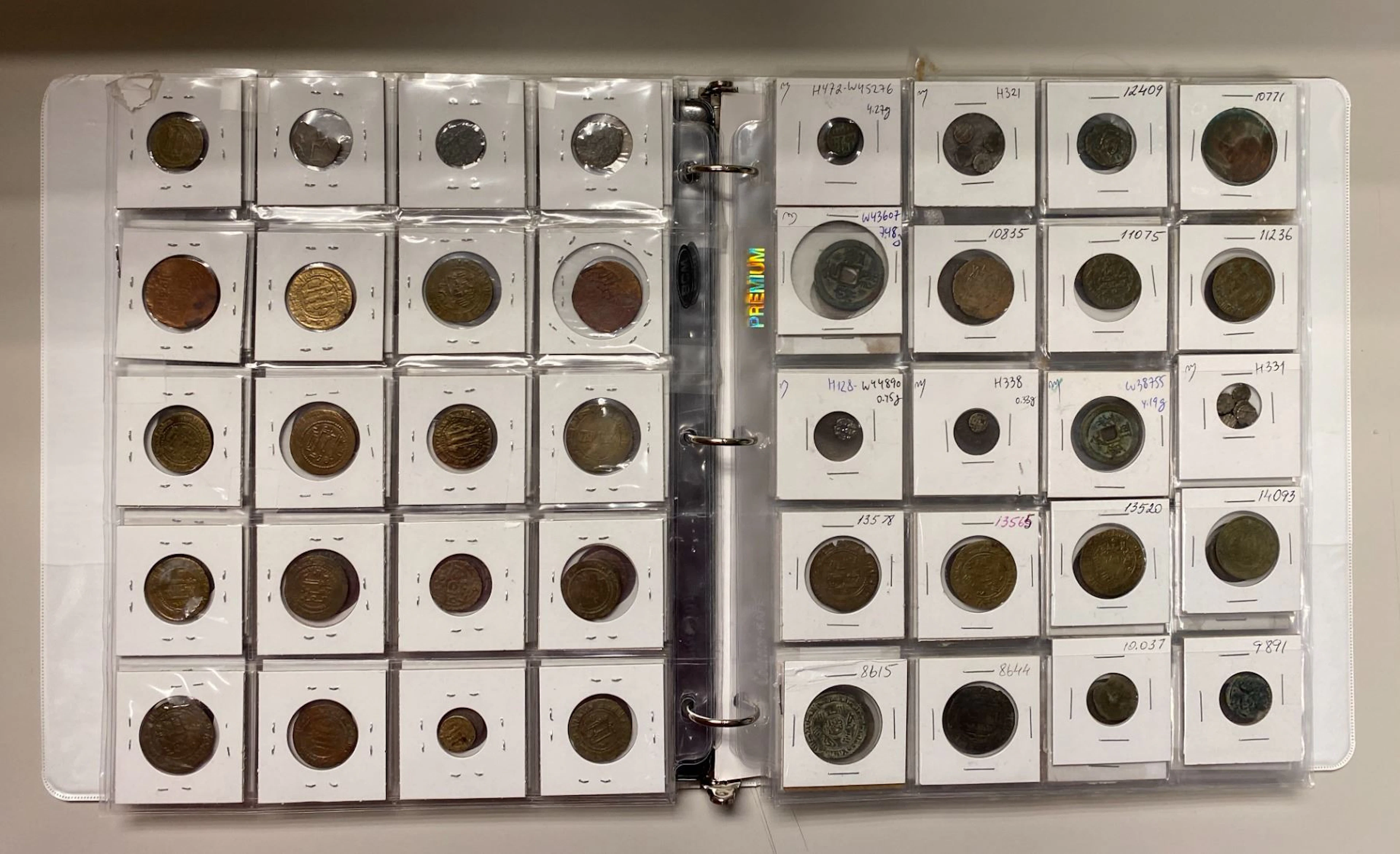 MEDIEVAL ISLAMIC: LOT of 225 coins