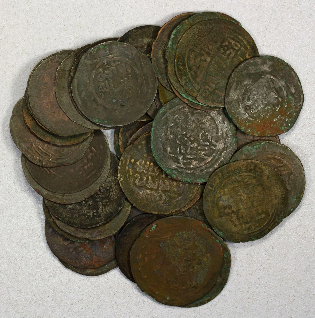 EARLY ISLAMIC: QARAKHANID: LOT of 47 broad size copper "dirhams"