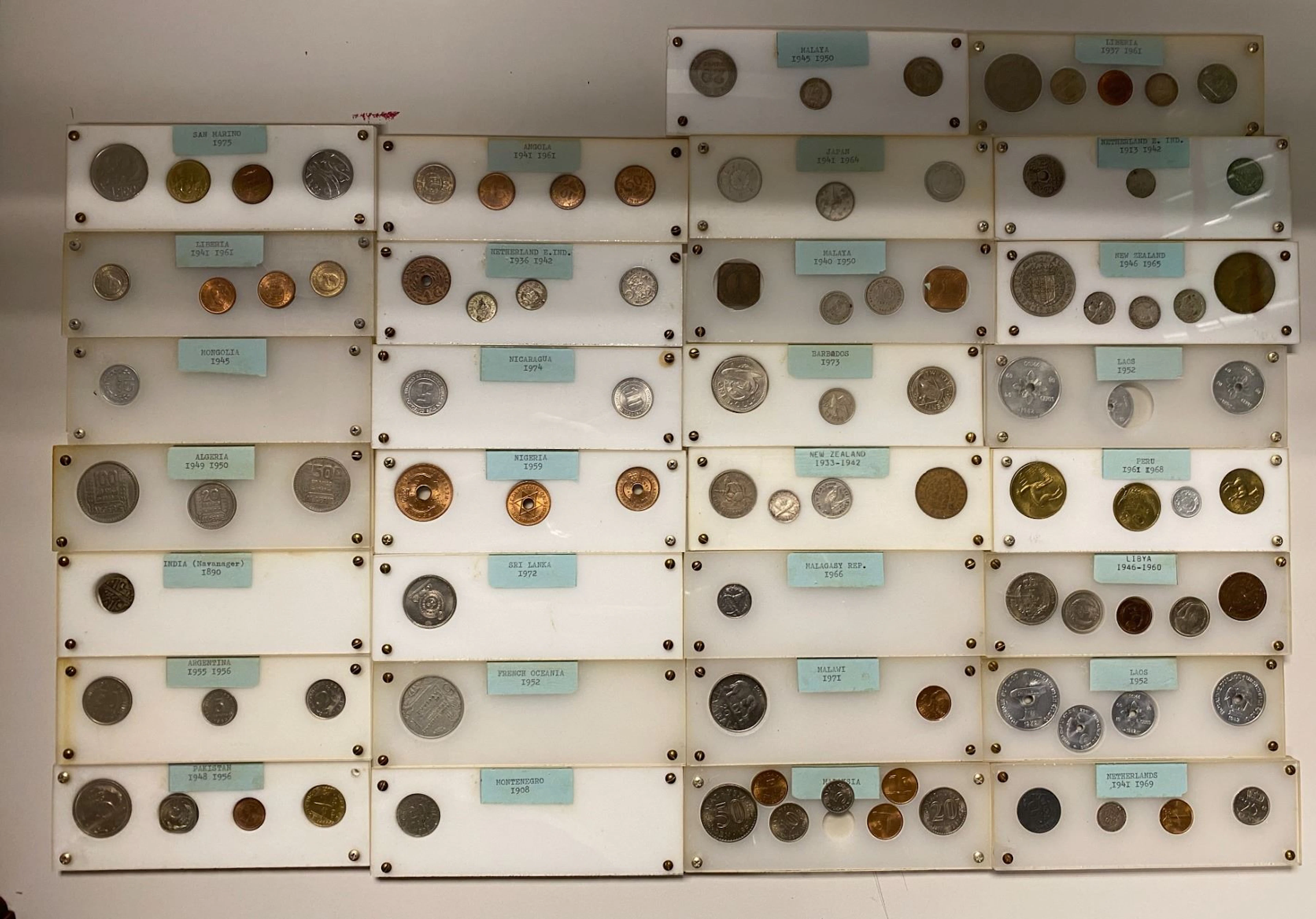 WORLDWIDE: LOT of 96 coins