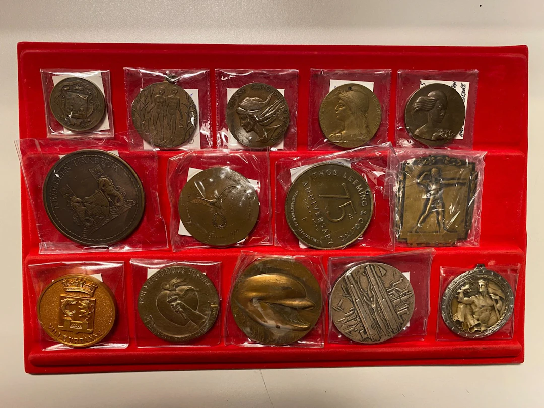 EUROPE: LOT of 18 medals
