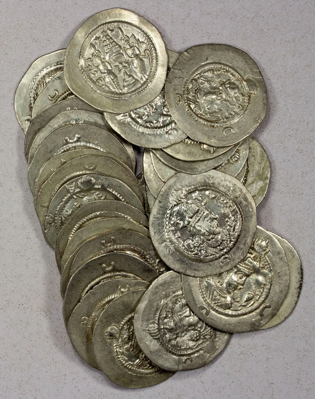 ANCIENT PERSIA: SASANIAN KINGDOM: Khusro I, 531-579, LOT of 30 silver drachms