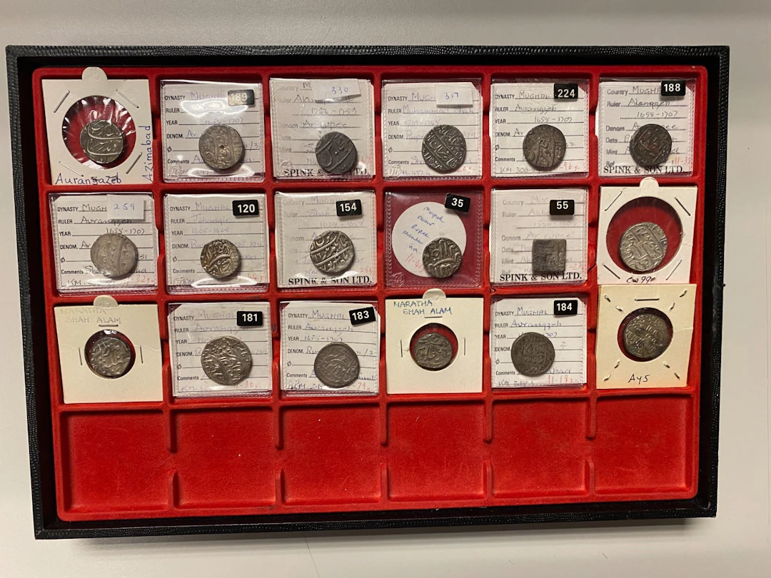 INDIA: MUGHAL: LOT of 18 silver rupees