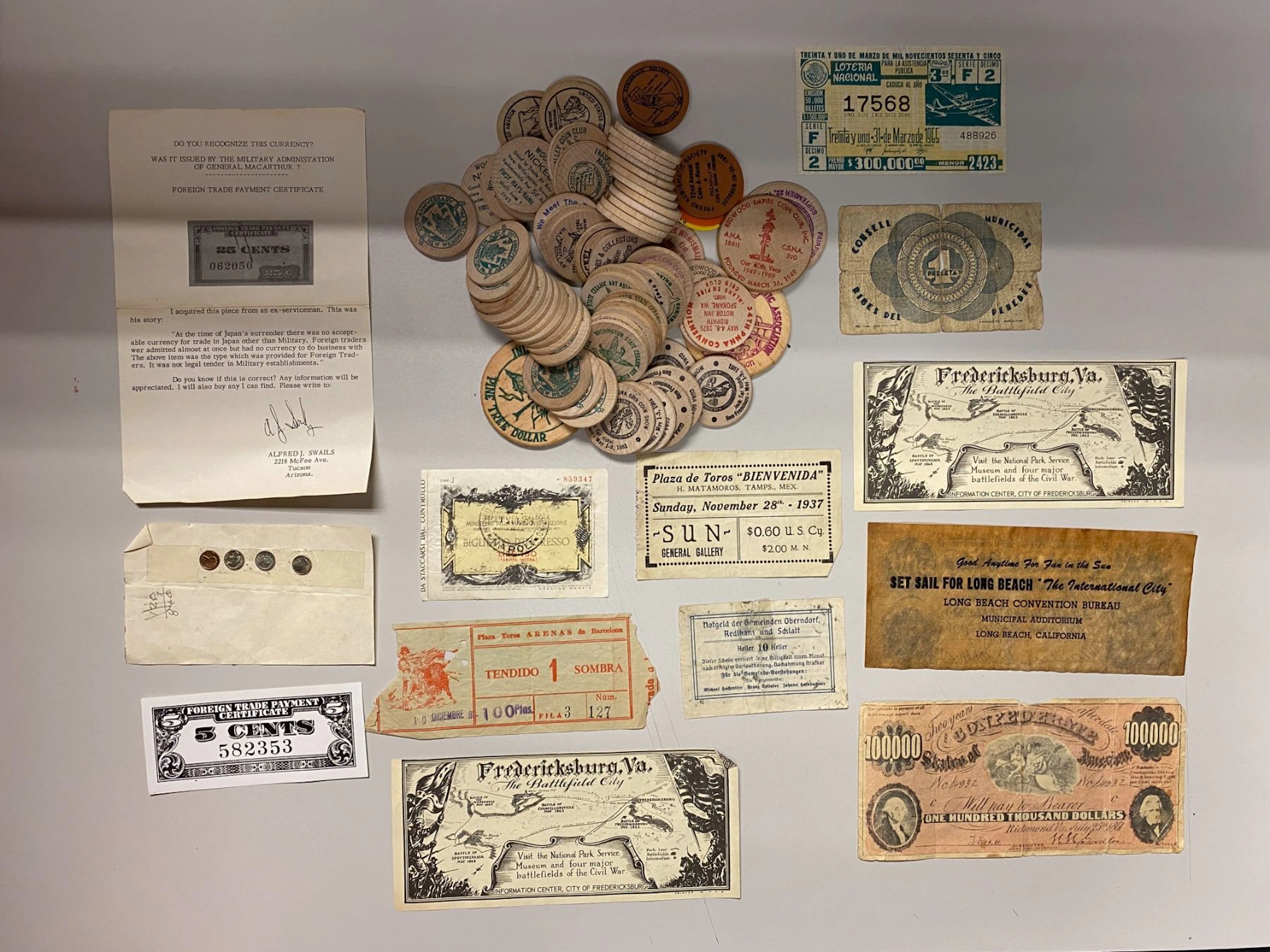 WORLDWIDE: LOT of tokens, medals, and banknotes