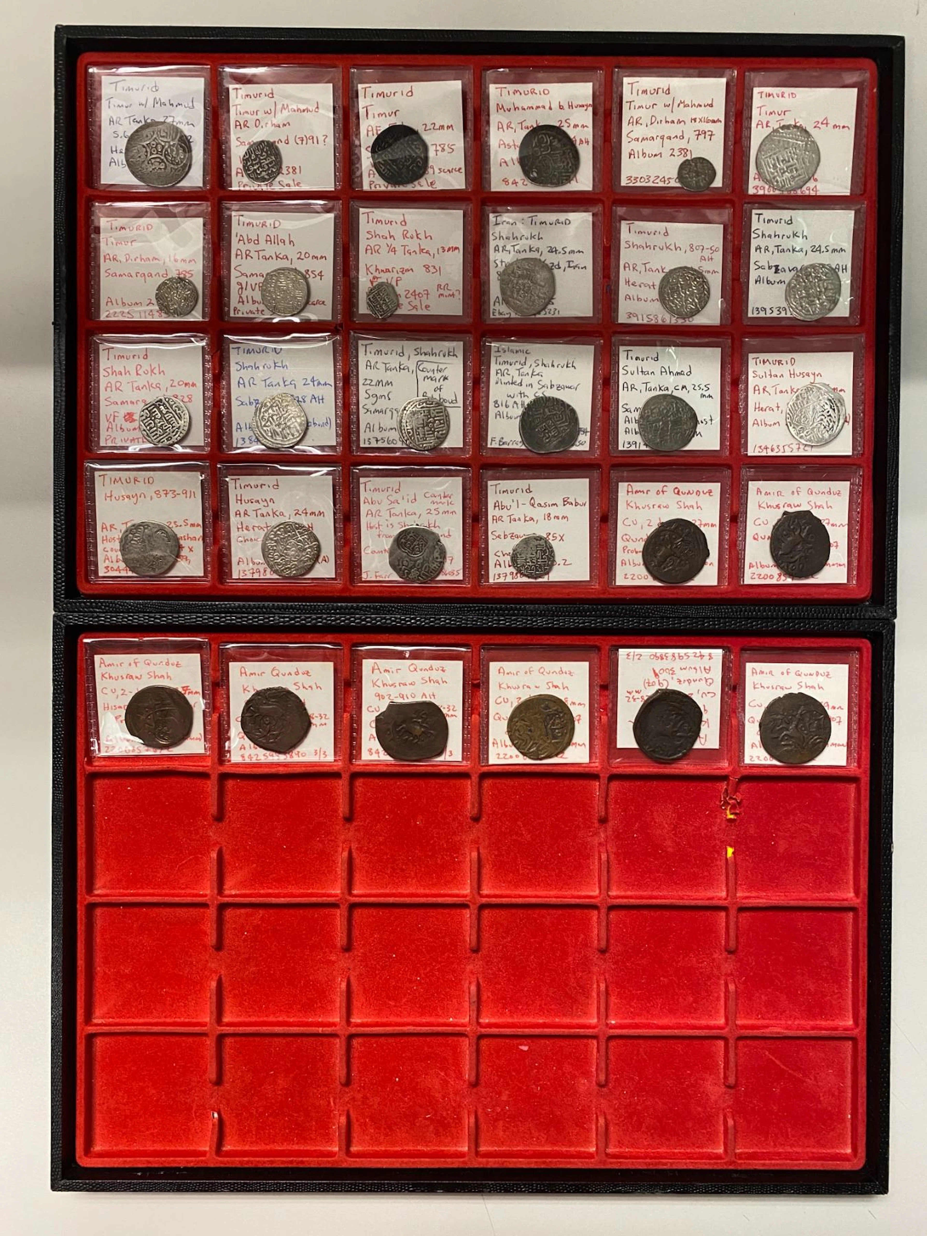 EARLY ISLAMIC: TIMURID & AMIRS OF QUNDUZ: LOT of 30 coins, silver unless noted