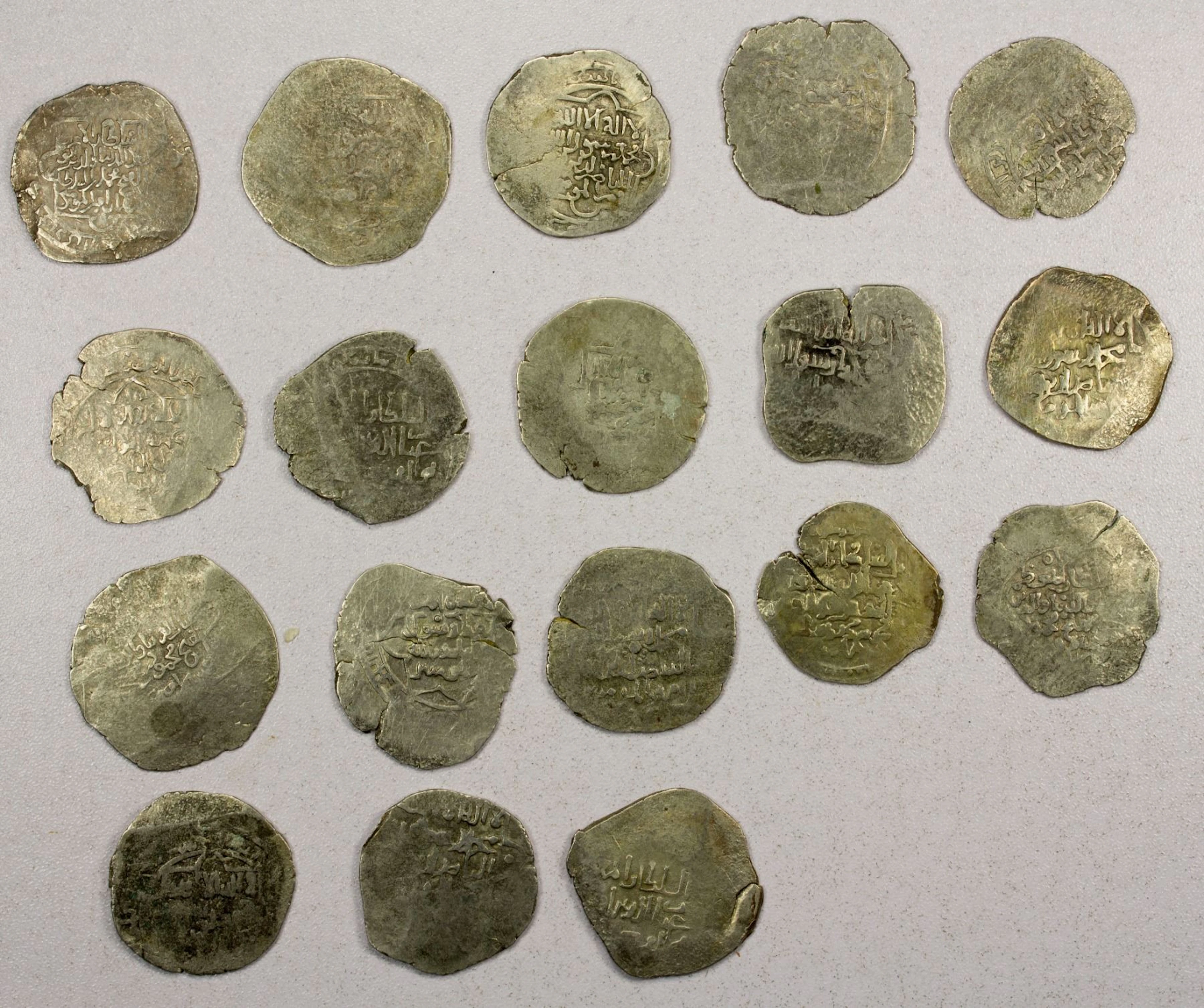 EARLY ISLAMIC: GHORID: Mahmud b. Muhammad, 1206-1212, LOT of 18 silver dirhams