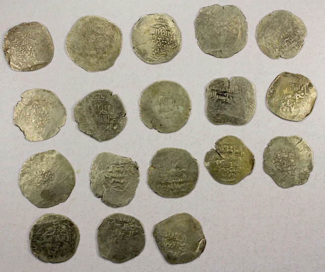 EARLY ISLAMIC: GHORID: Mahmud b. Muhammad, 1206-1212, LOT of 18 silver dirhams