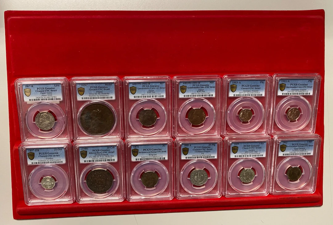 WORLDWIDE: LOT of 11 coins