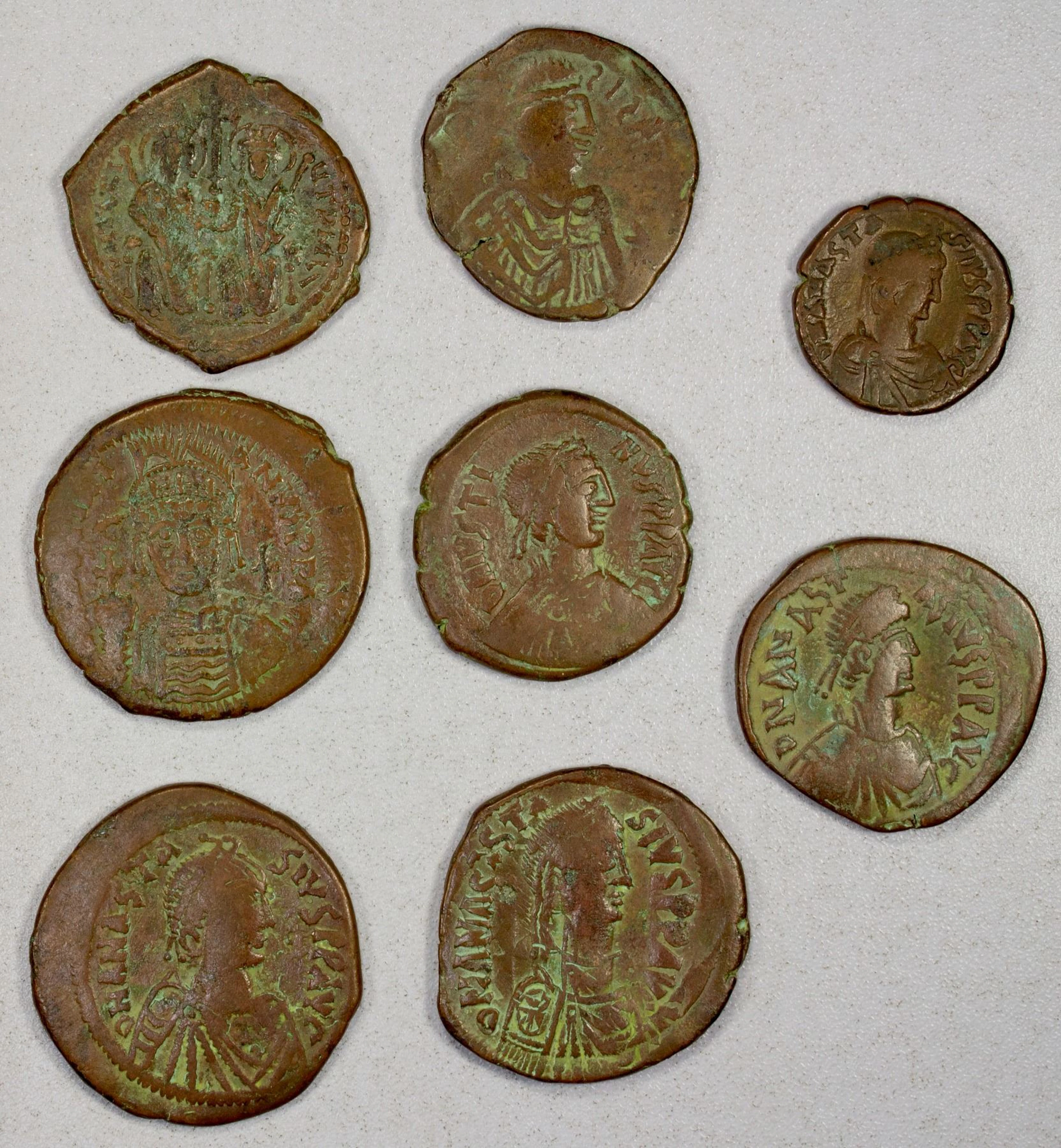 BYZANTINE EMPIRE: LOT of 8 coins