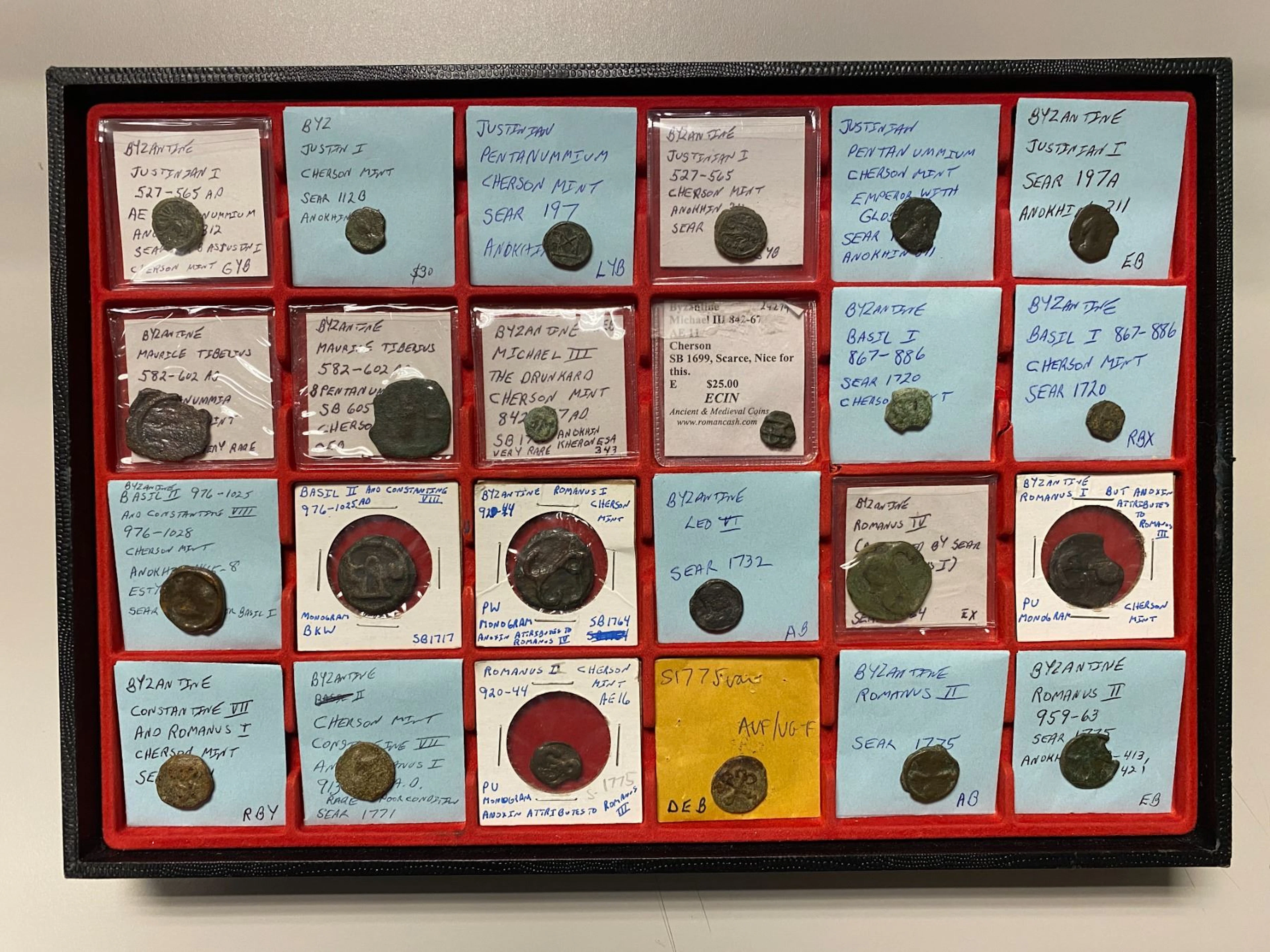 BYZANTINE EMPIRE: LOT of 24 coins