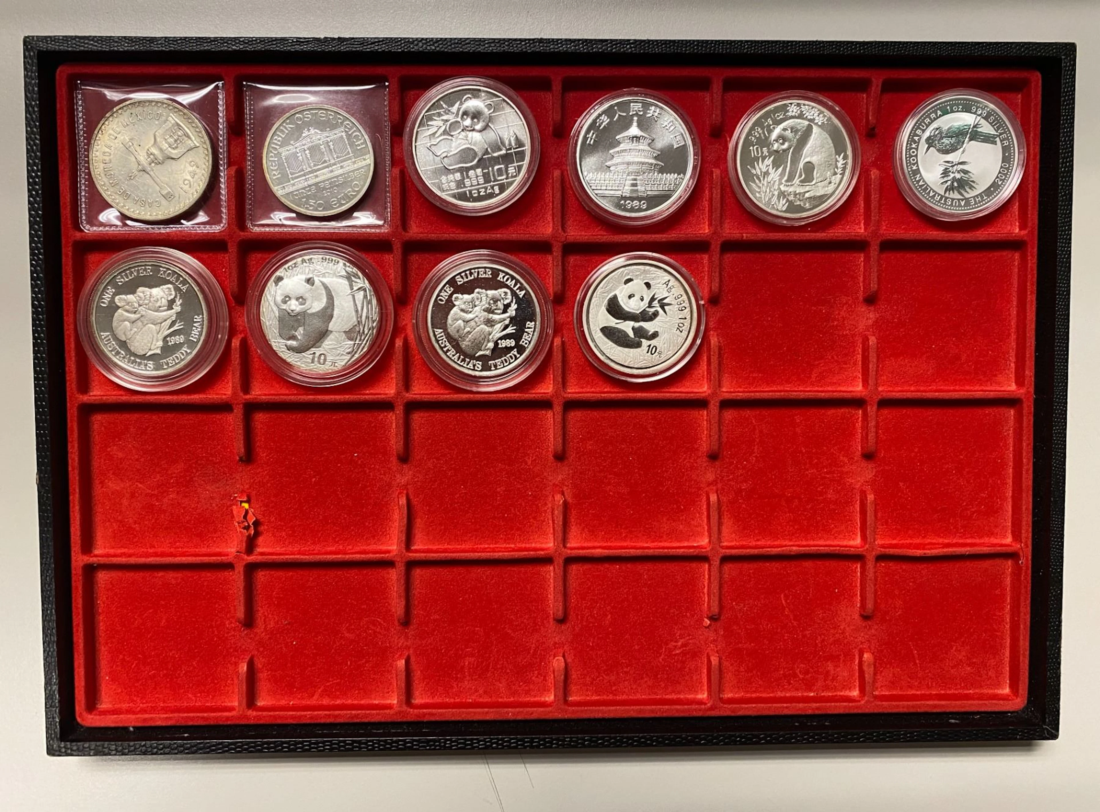 WORLDWIDE: LOT of 10 coins