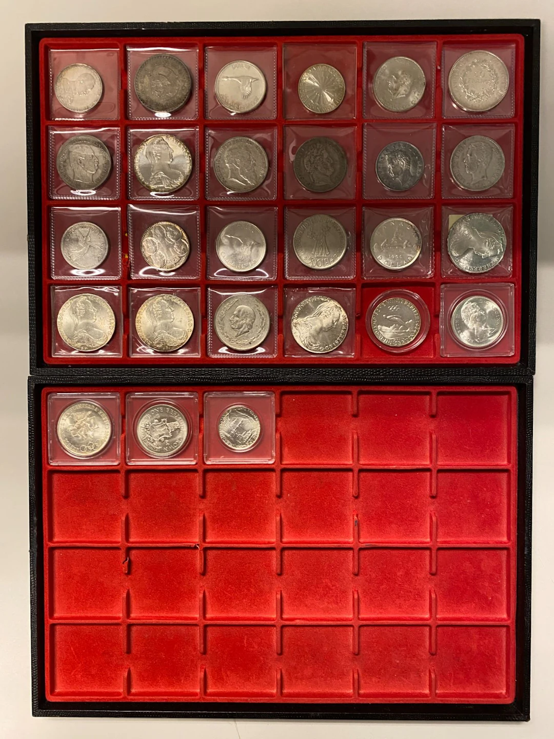 WORLDWIDE: LOT of 27 coins