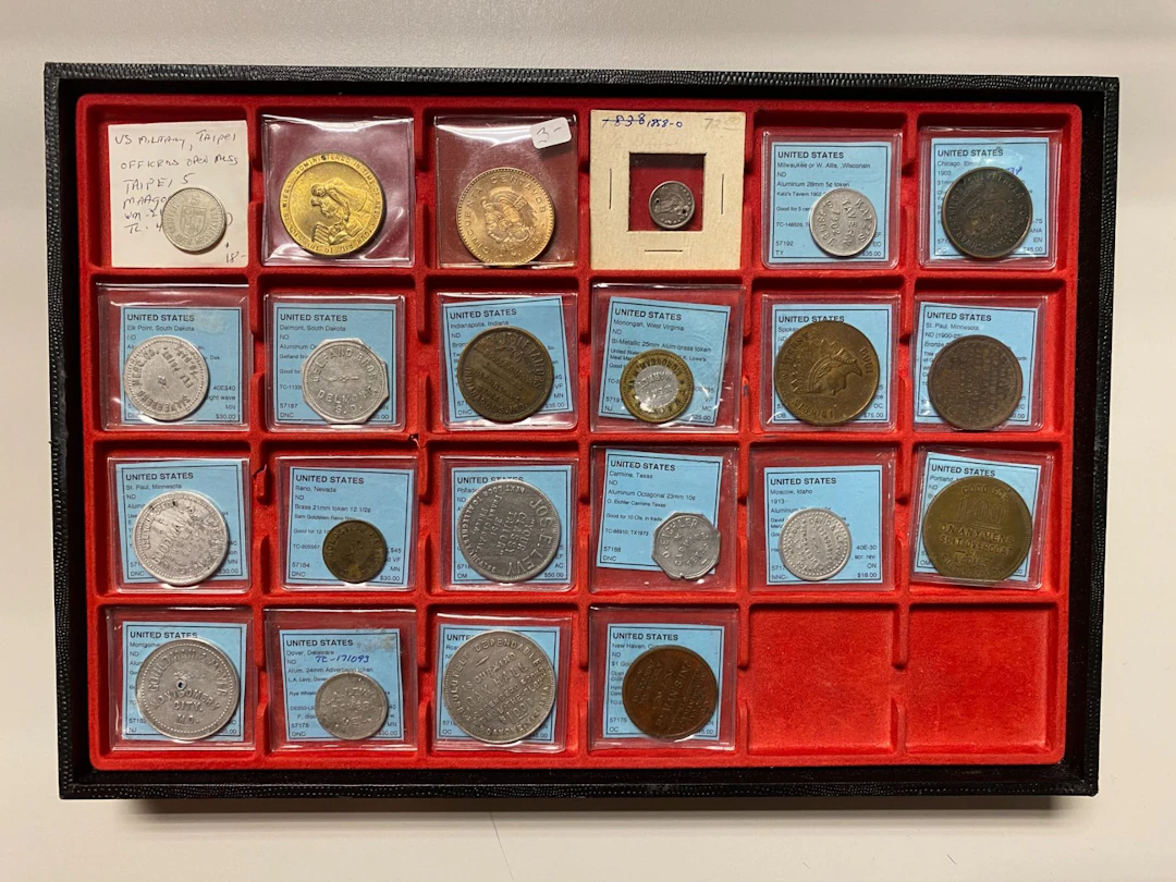 UNITED STATES & MEXICO: LOT of 22 coins and tokens