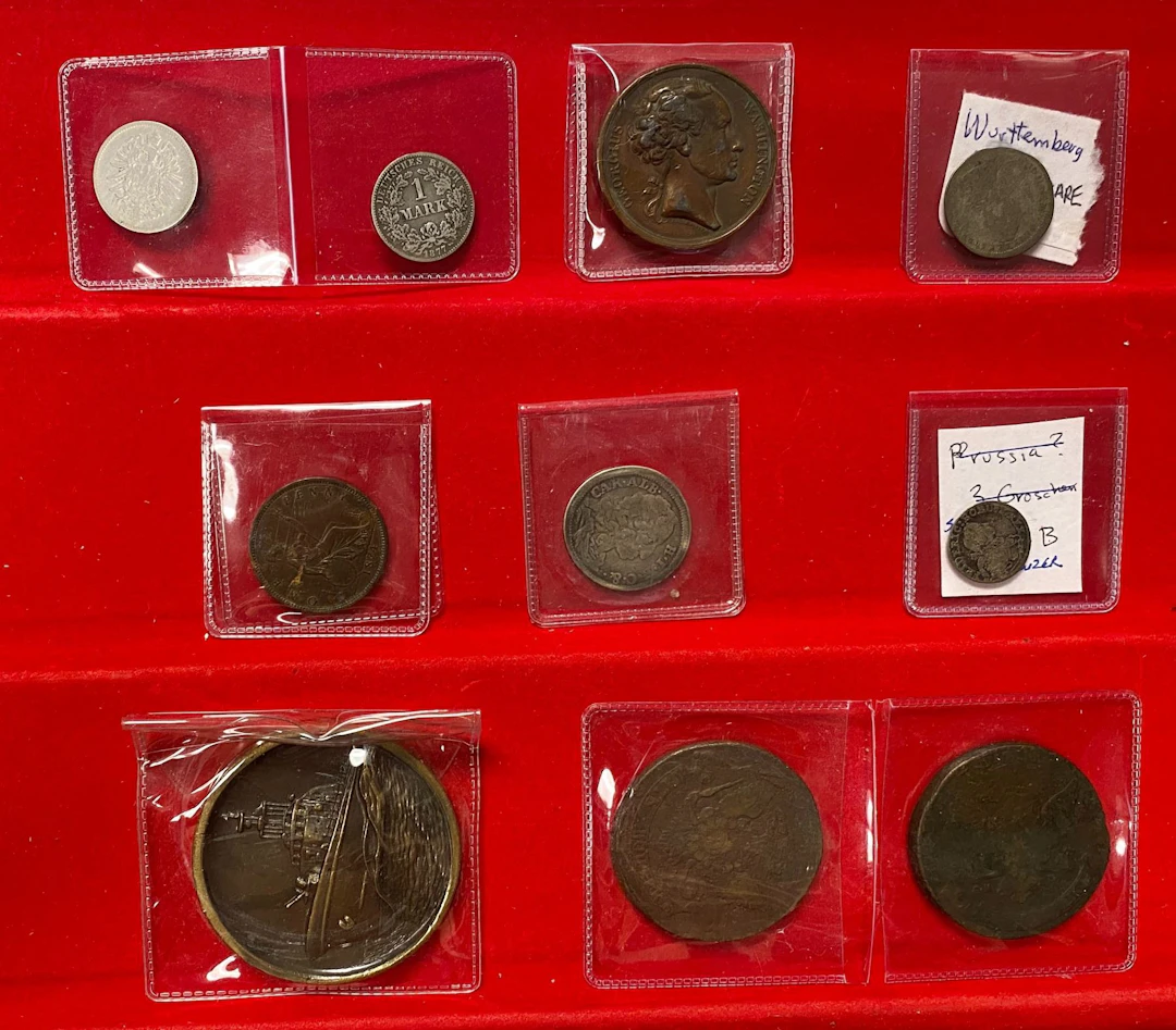 WORLDWIDE: LOT of 10 coins and medals