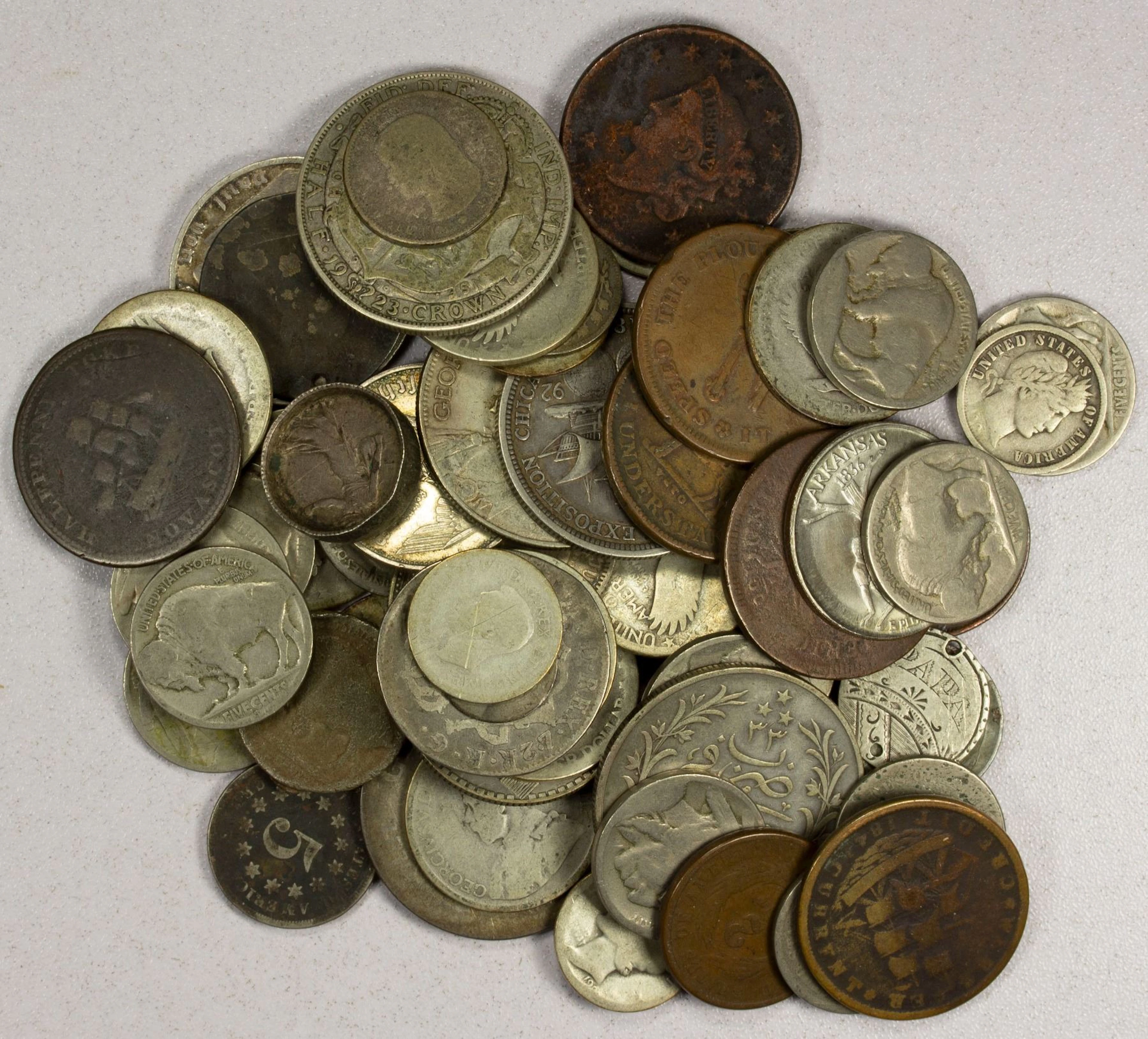 WORLDWIDE: LOT of 68 coins
