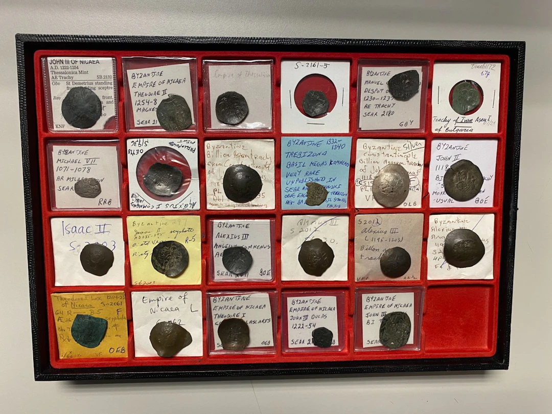 BYZANTINE EMPIRE: LOT of 23 coins