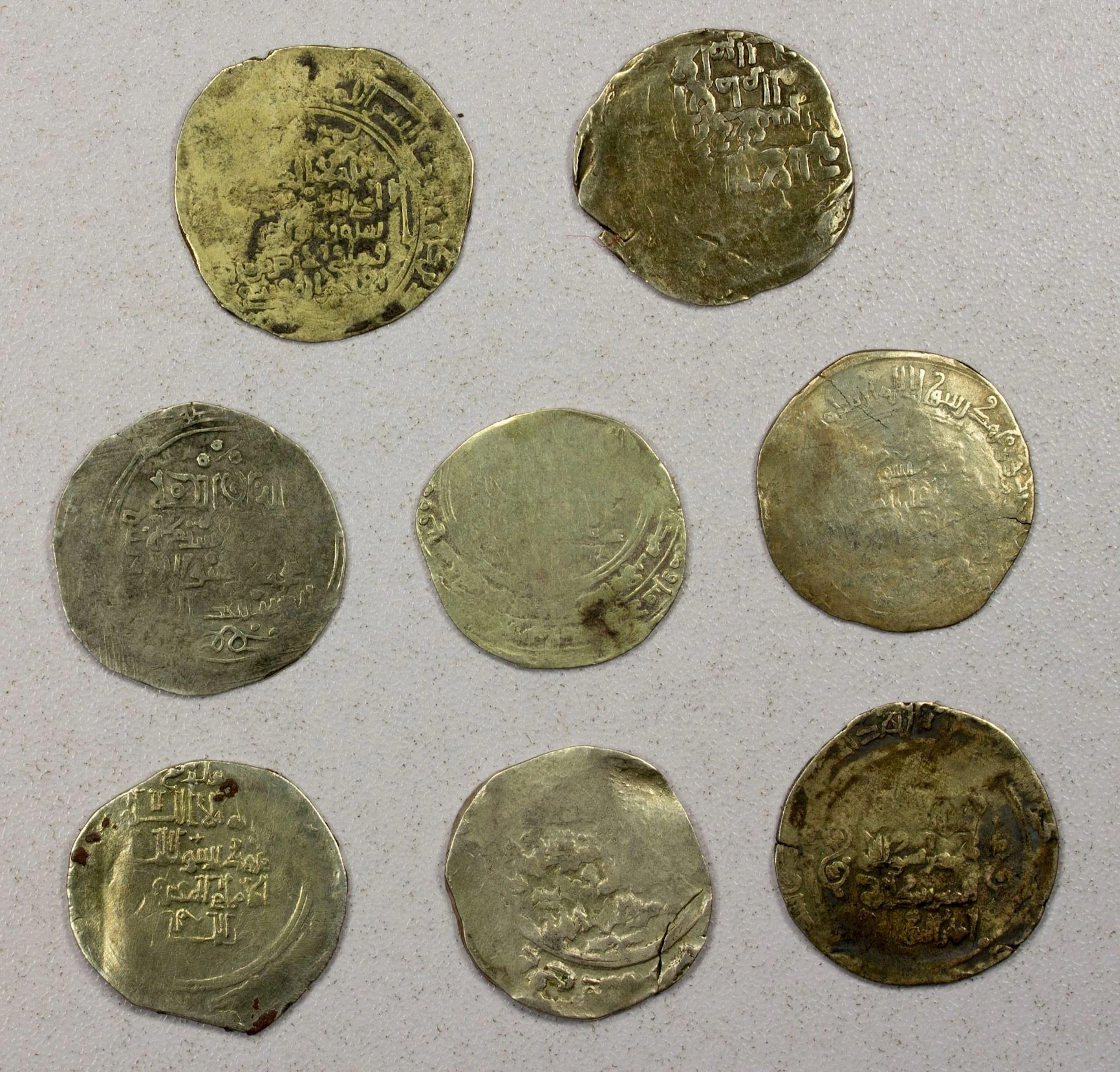 EARLY ISLAMIC: GREAT SELJUQ: LOT of 8 debased gold dinars