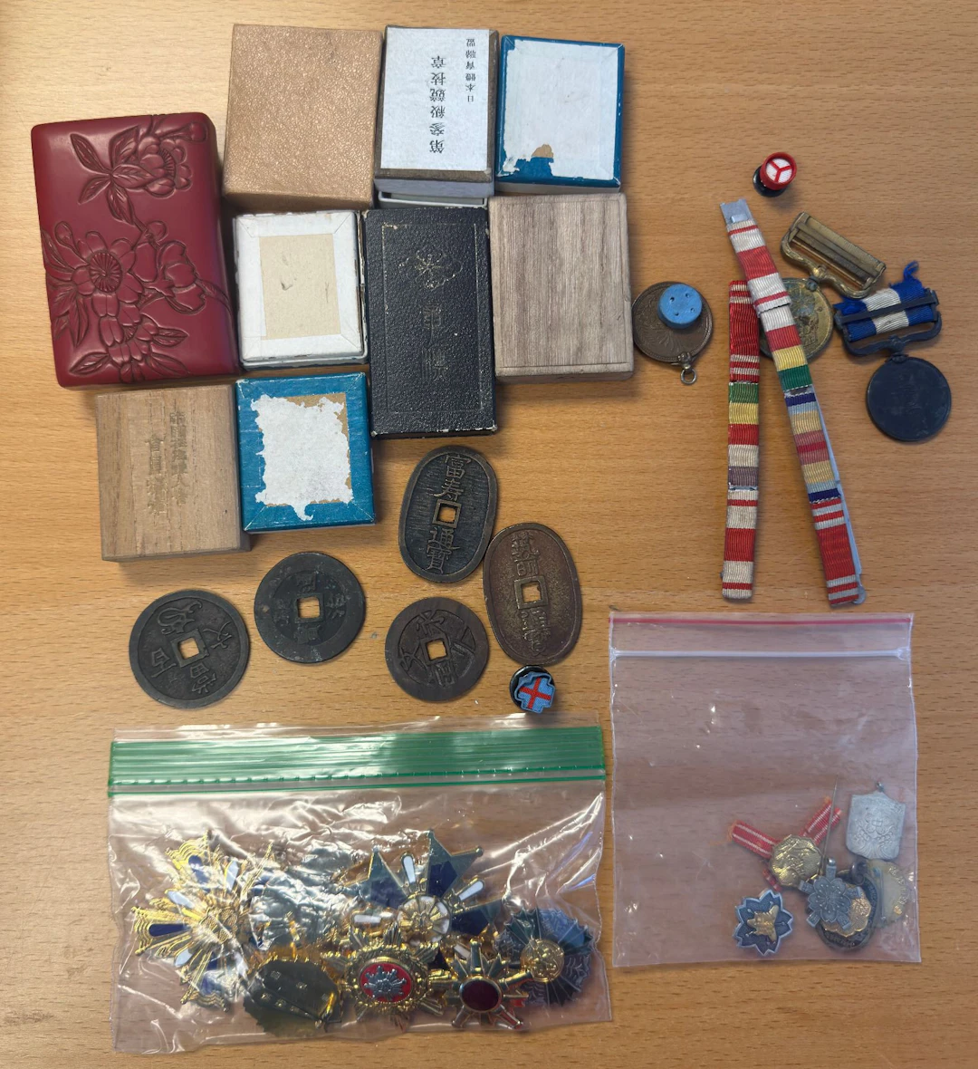 JAPAN: LOT of 37 items