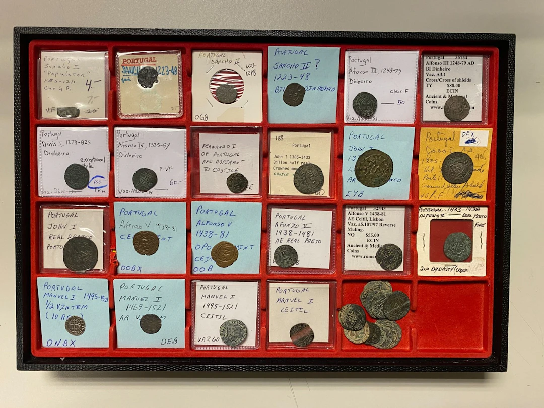 PORTUGAL: LOT of 38 medieval coins