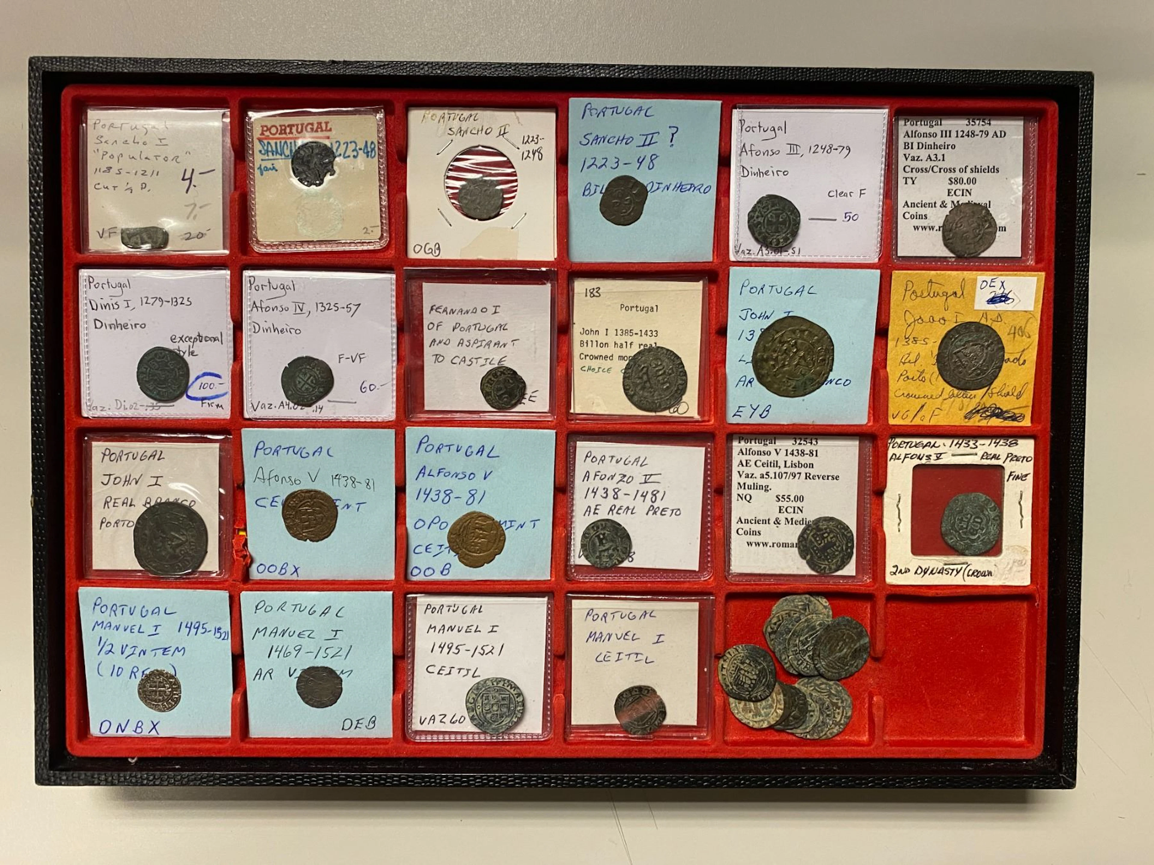 PORTUGAL: LOT of 38 medieval coins
