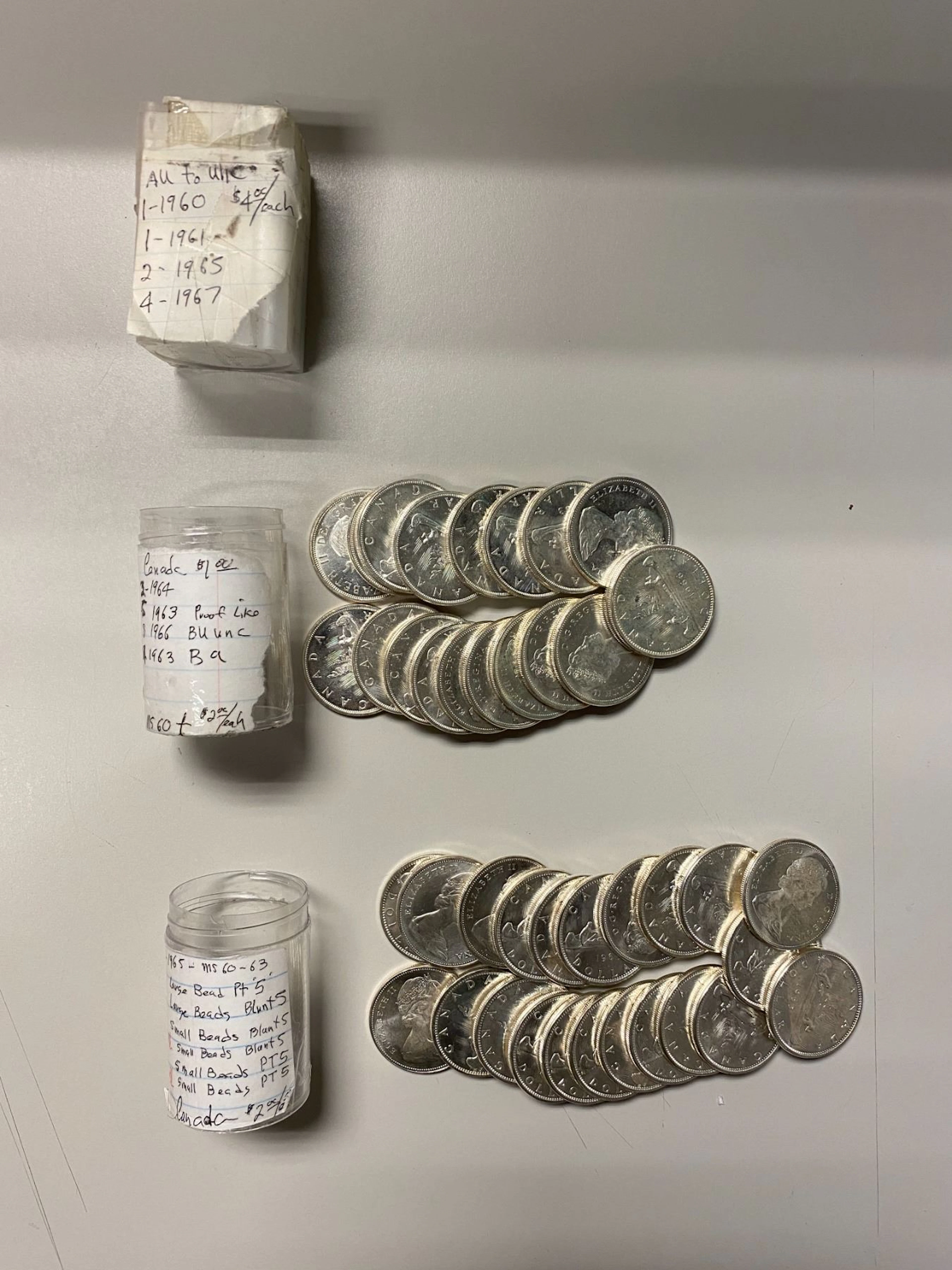 CANADA: LOT of 50 silver dollars