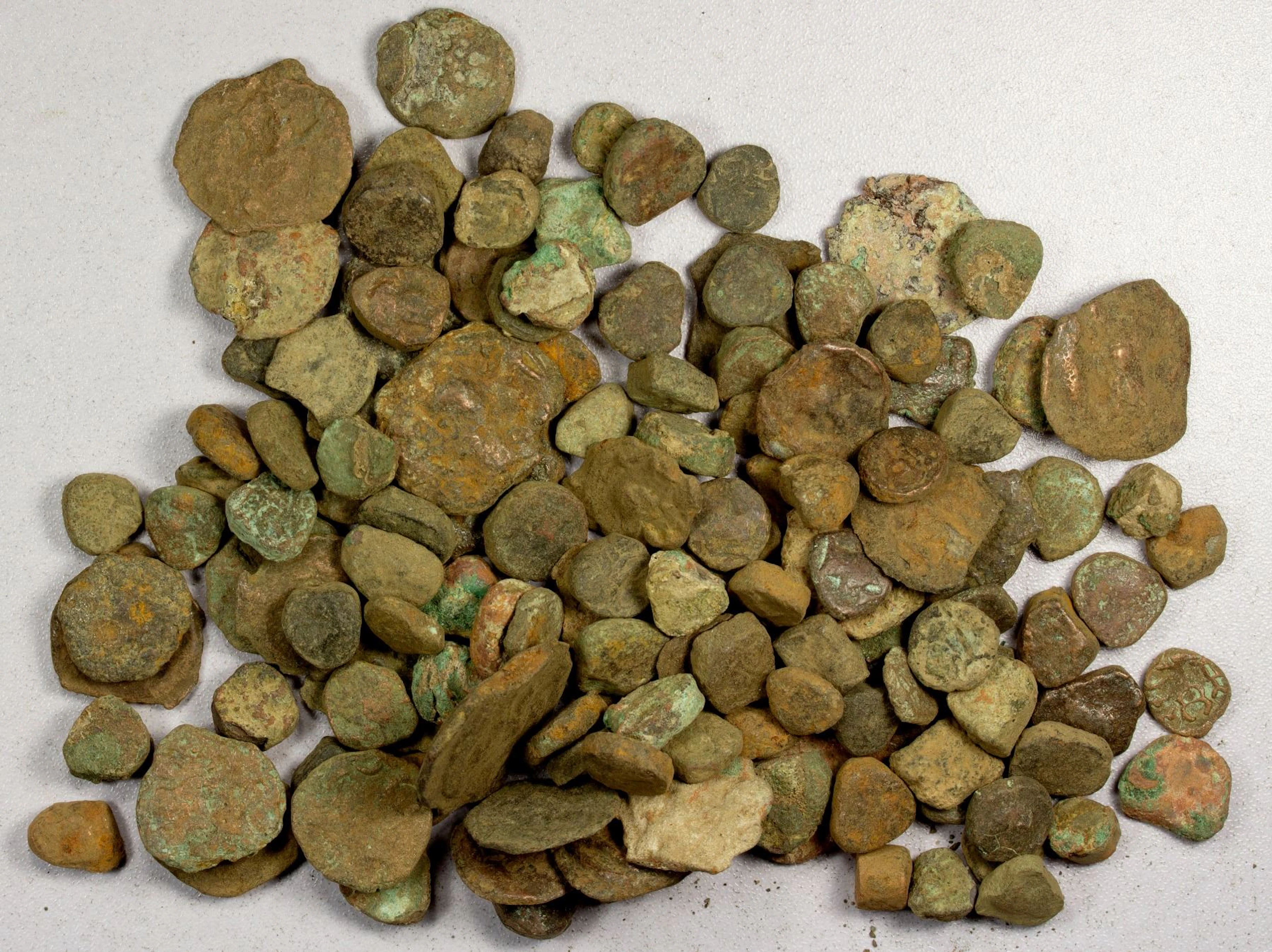 WORLDWIDE: LOT of about 137 copper coins