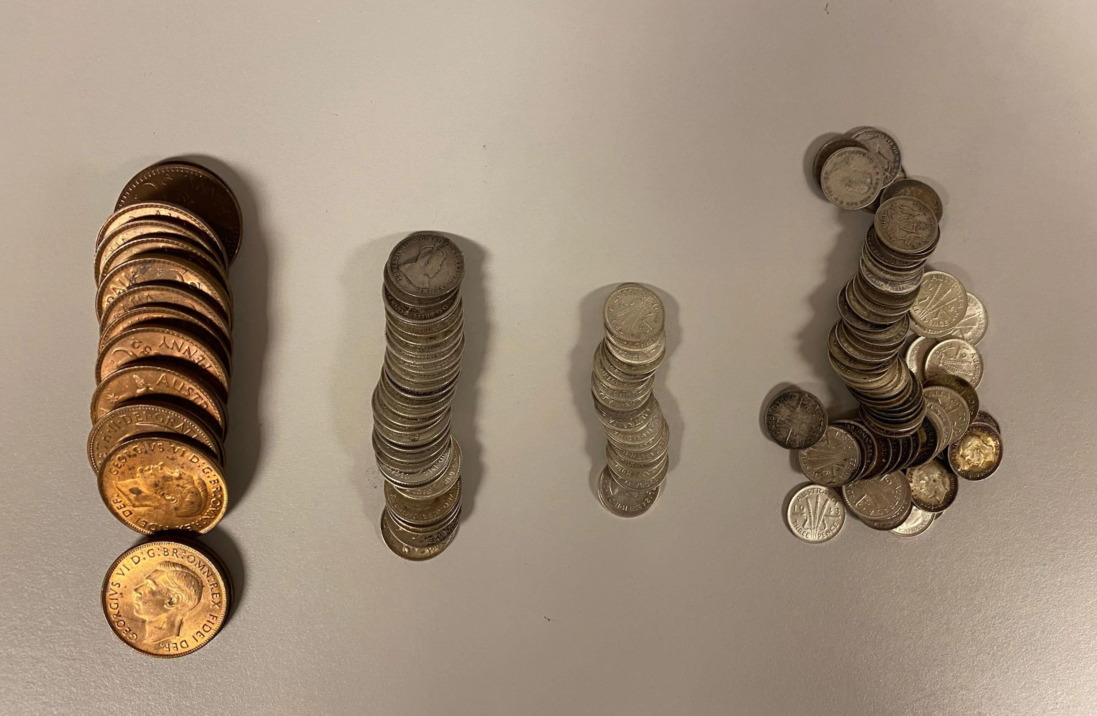 AUSTRALIA: LOT of 134 coins