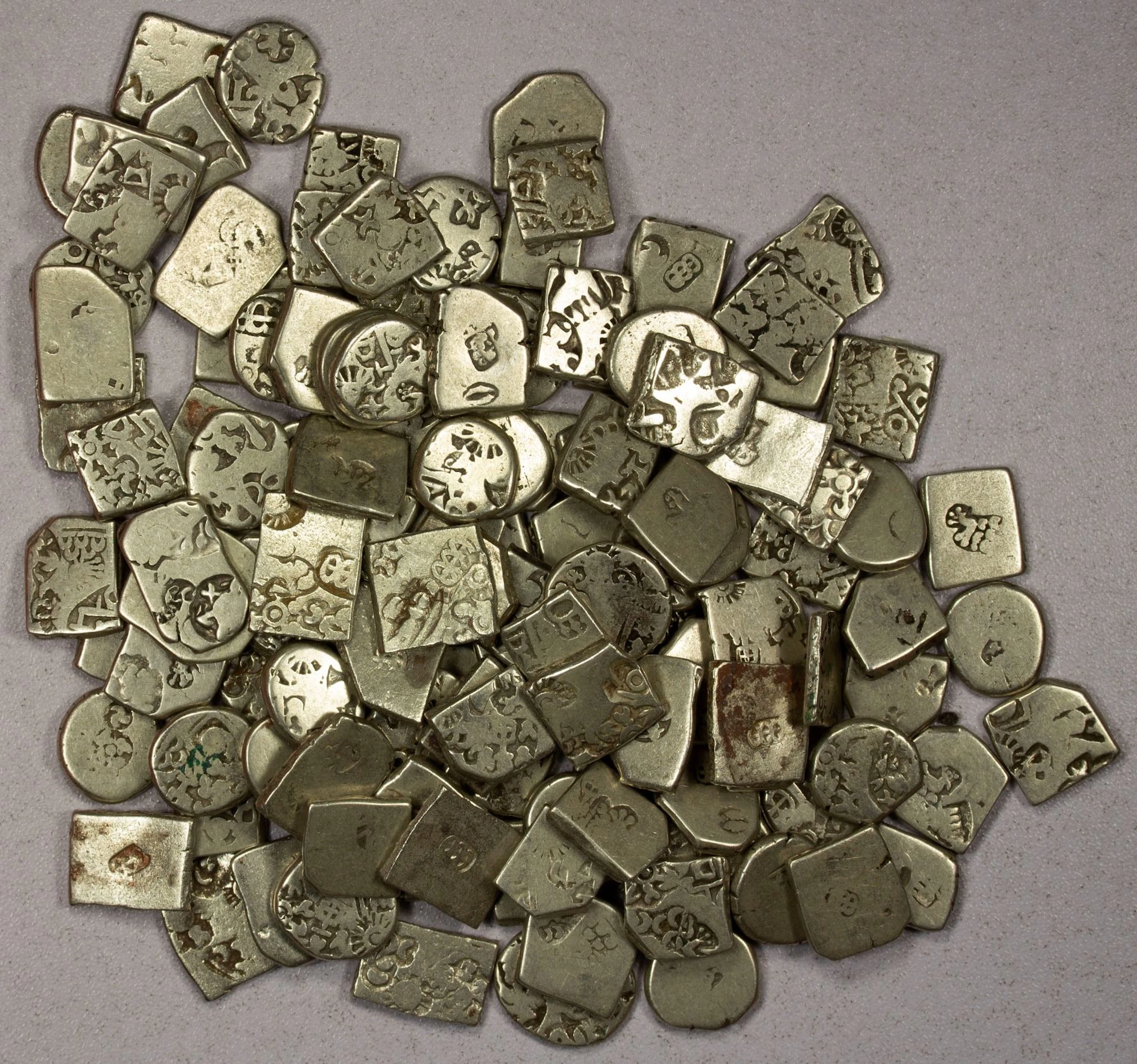 ANCIENT INDIA: Mauryan Empire, LOT of 130 coins