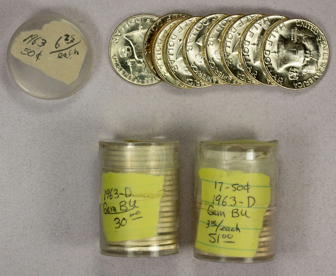 UNITED STATES: LOT of 46 silver coins