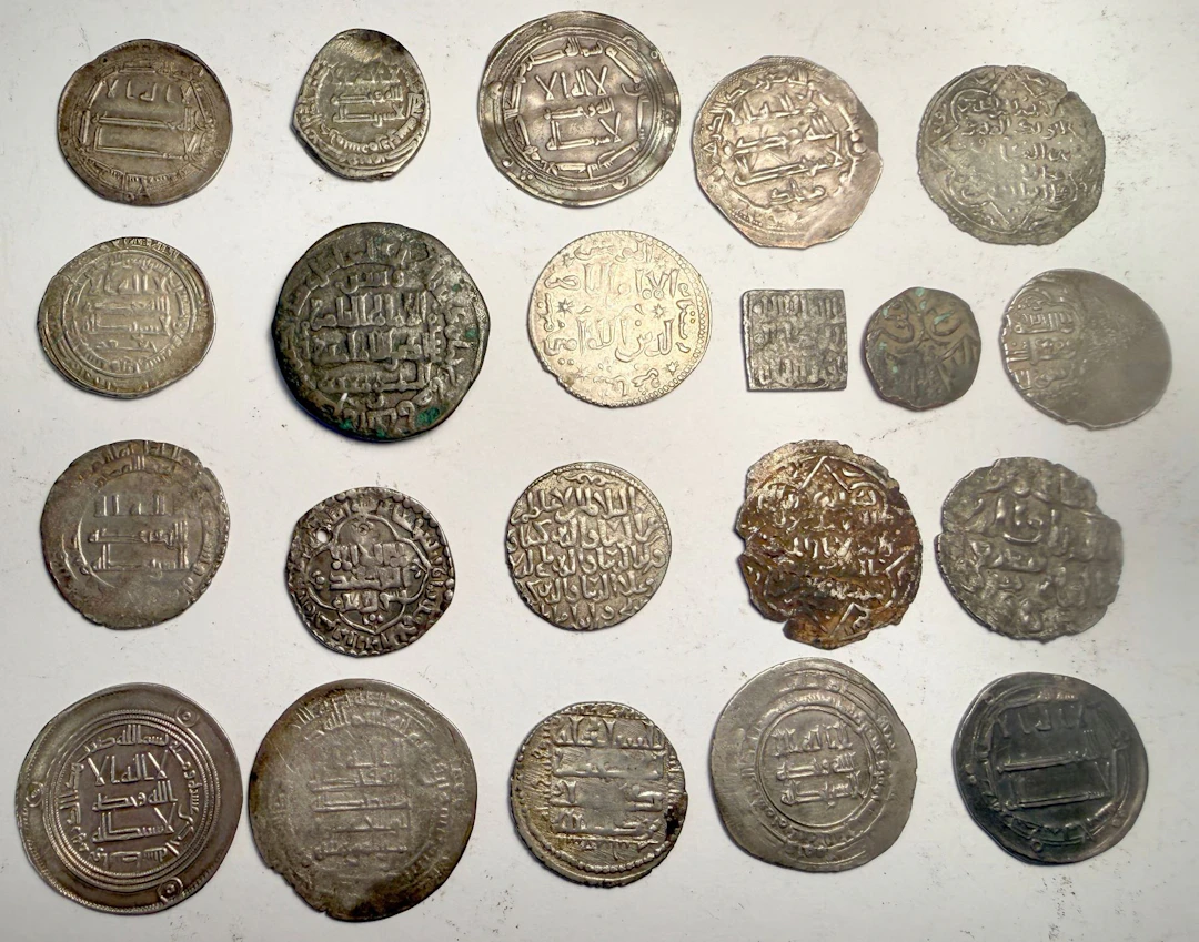 MEDIEVAL ISLAMIC: LOT of 21 coins