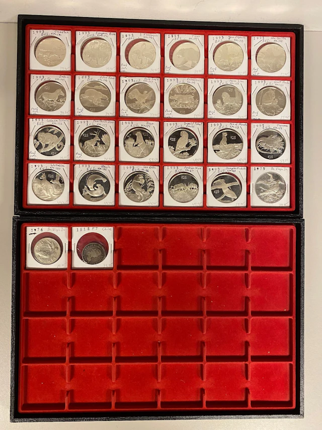 AMERICAS: LOT of 26 coins