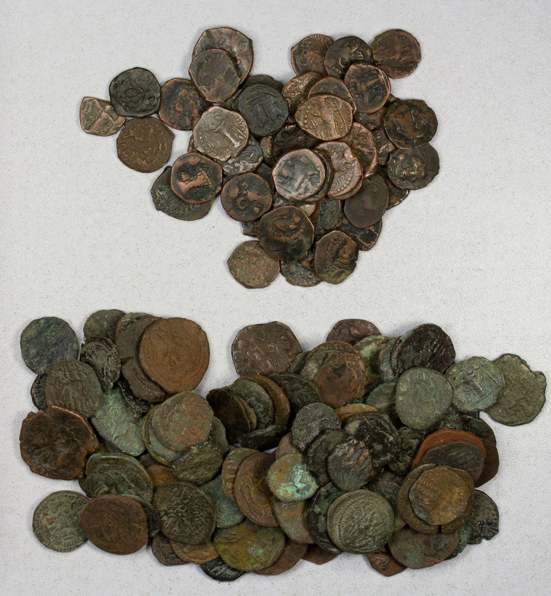 ANCIENT INDIA: KUSHANO-SASANIAN: LOT of 142 coins