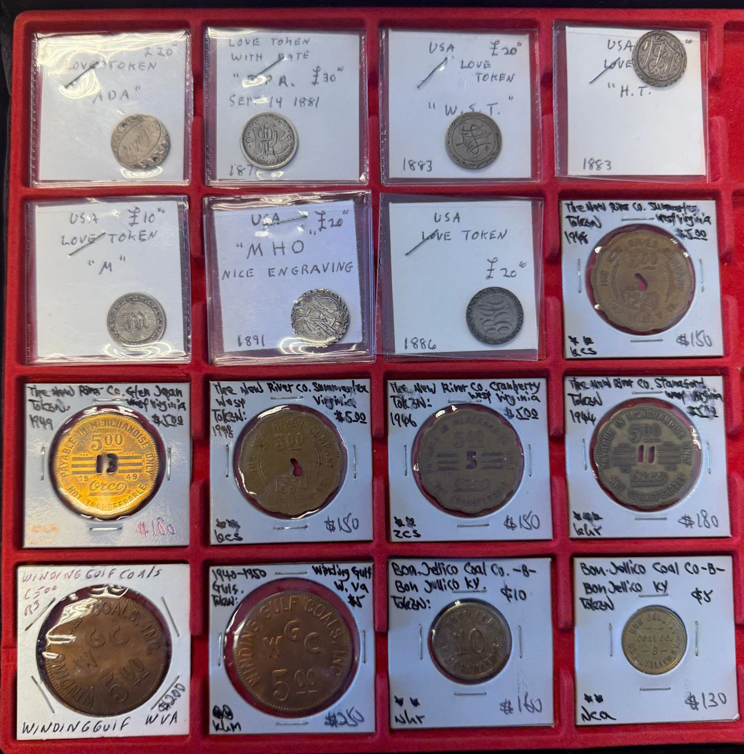 UNITED STATES: LOT of 16 items