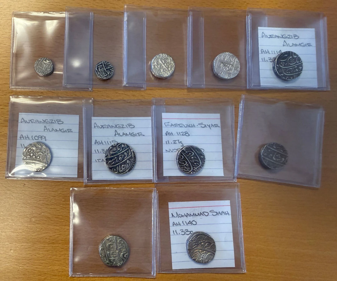 INDIA: MUGHAL: LOT of 11 silver coins
