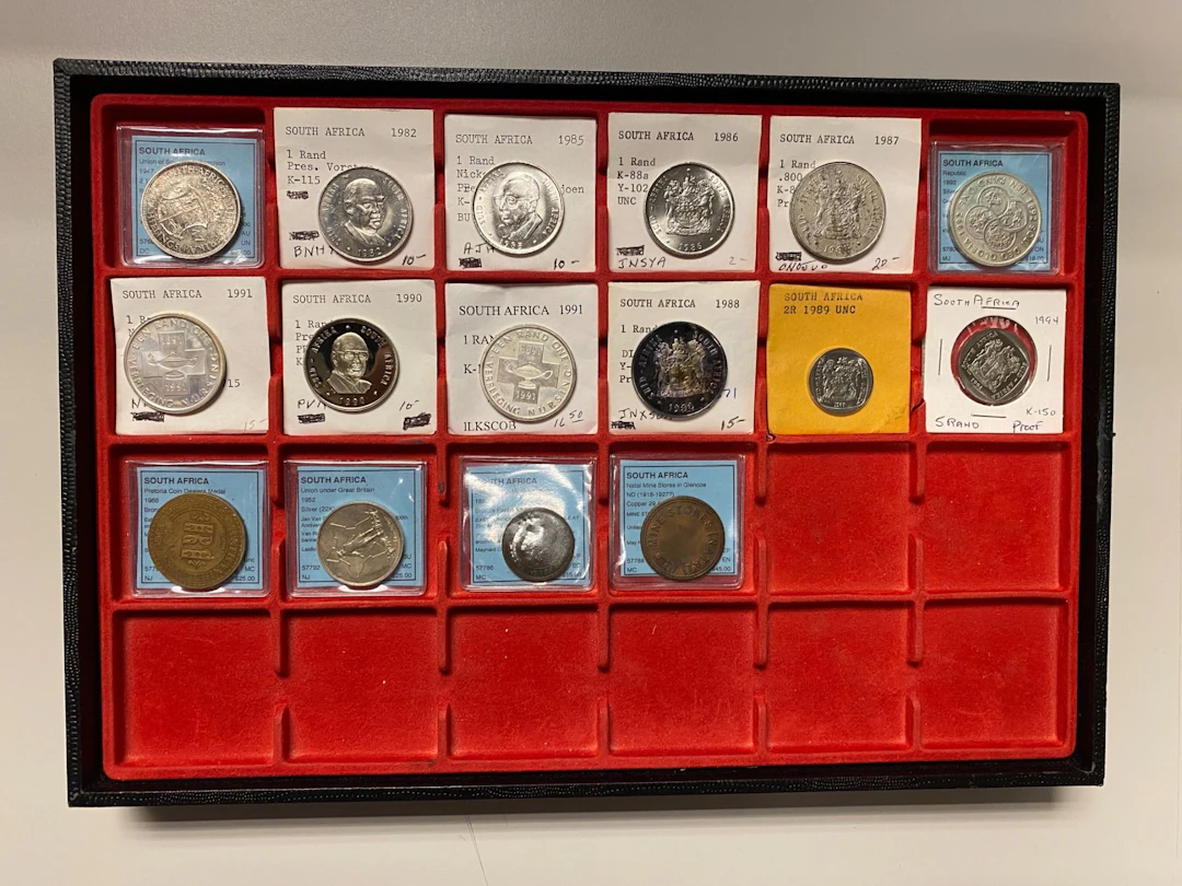 SOUTH AFRICA: LOT of 16 coins, tokens, and medals