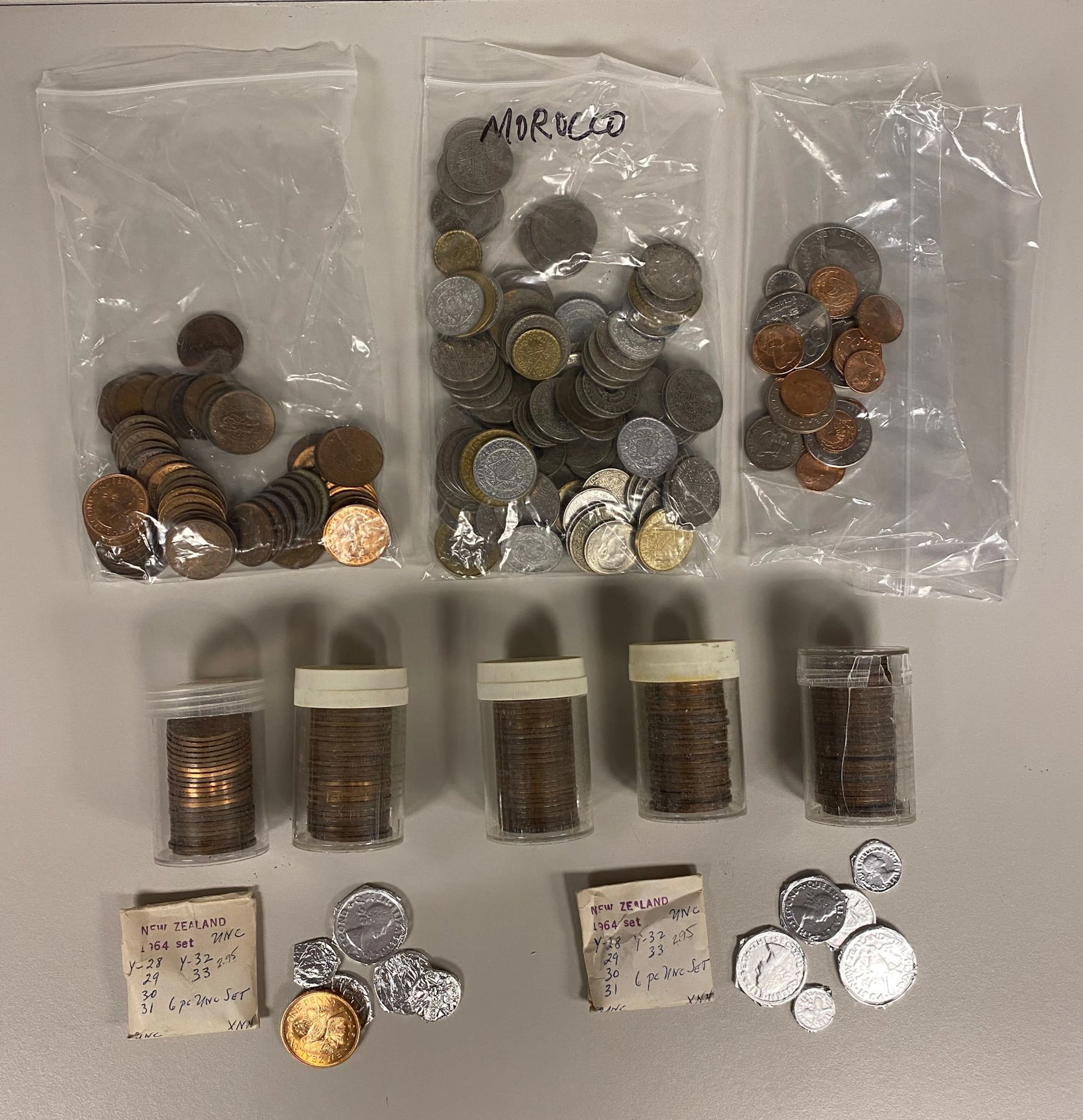 WORLDWIDE: LOT of 530 coins