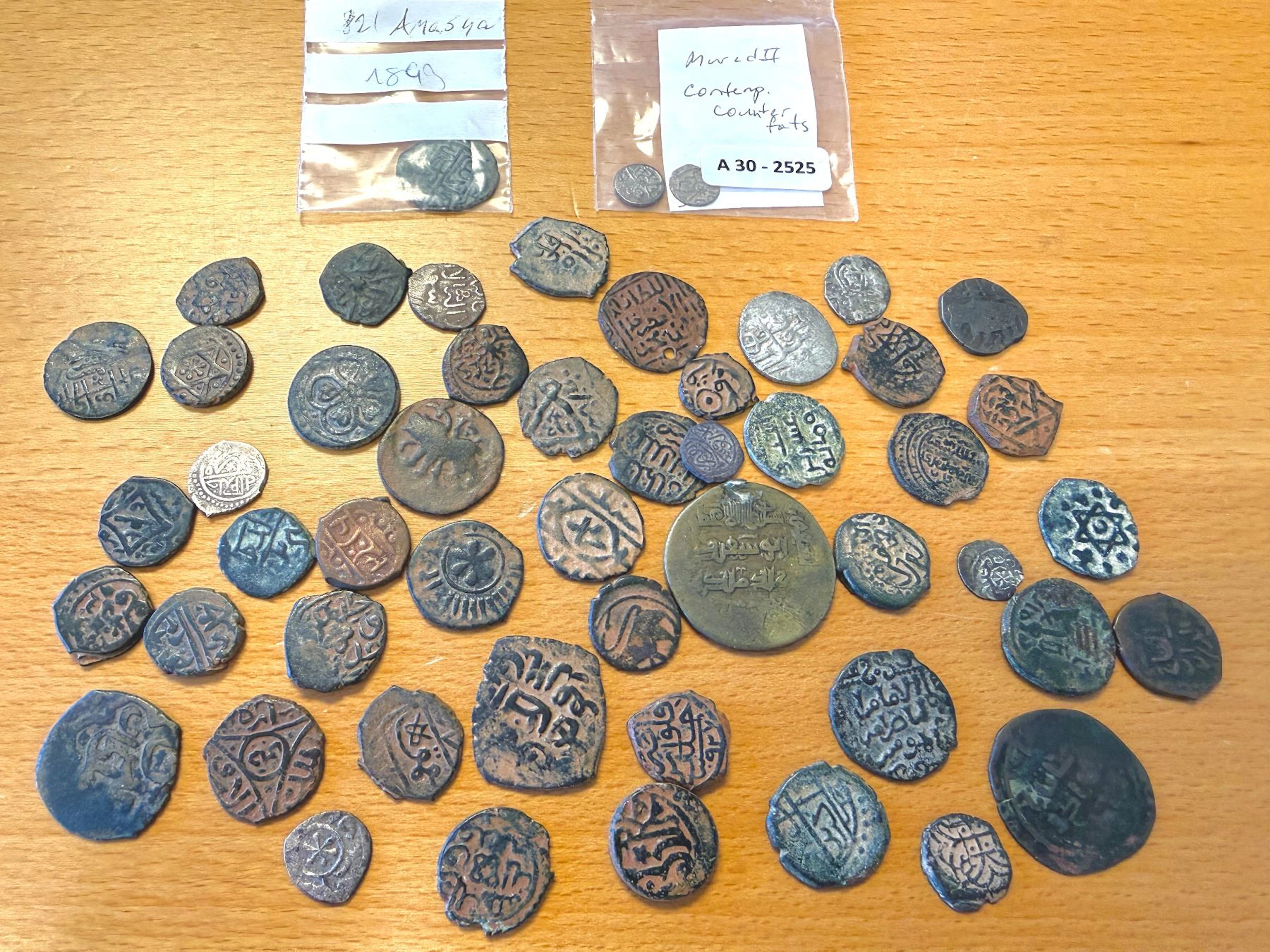 MEDIEVAL ISLAMIC: LOT of 52 copper coins