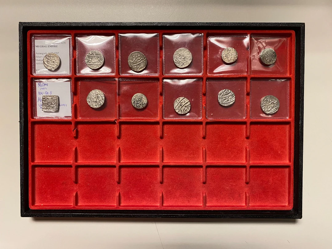 INDIA: MUGHAL: LOT of 12 silver rupees