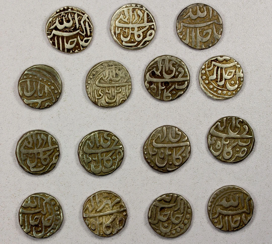 INDIA: MUGHAL: Akbar I, 1556-1605, LOT of 15 half rupees