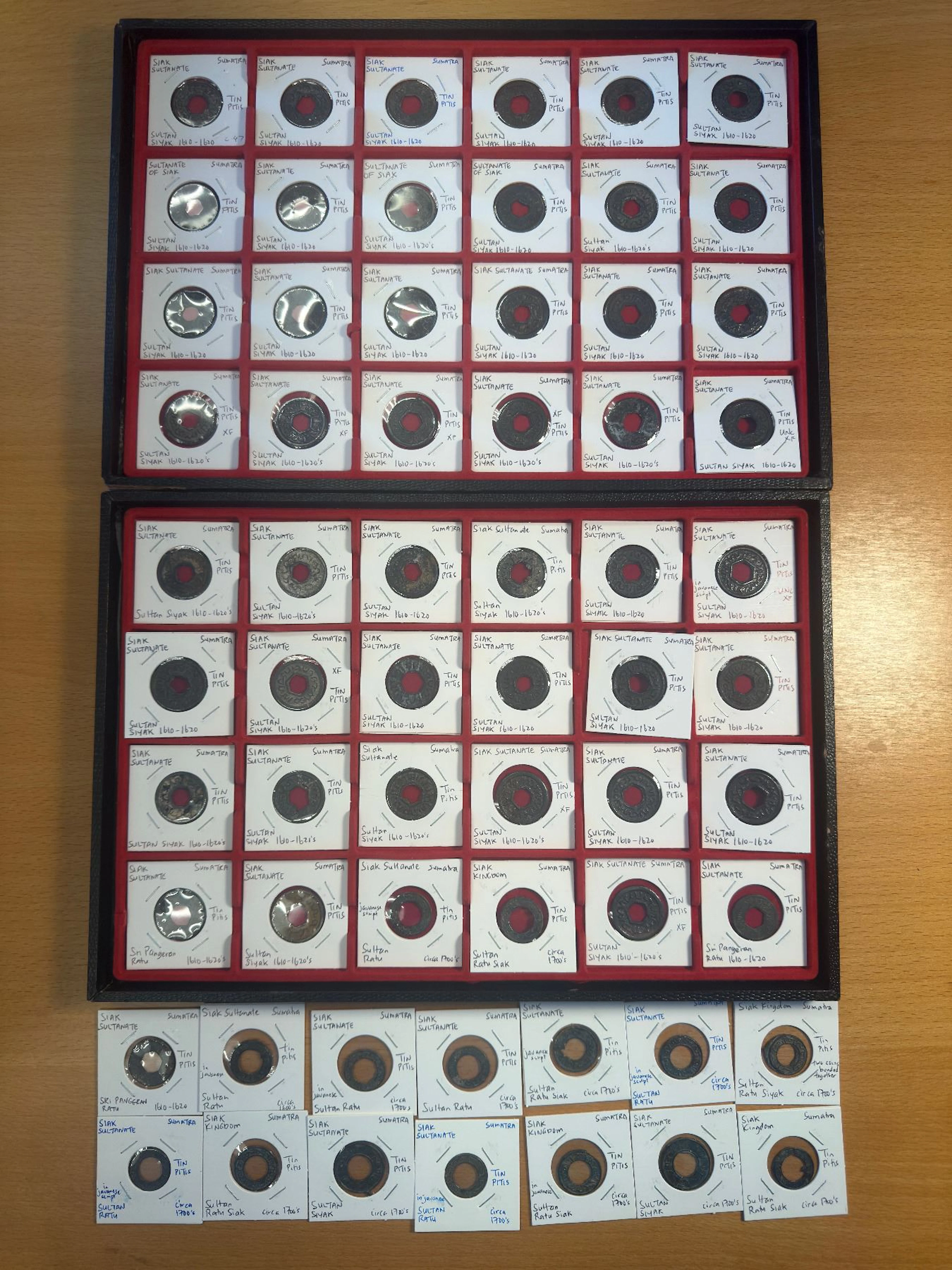 INDONESIA: SIAK: LOT of 62 coins