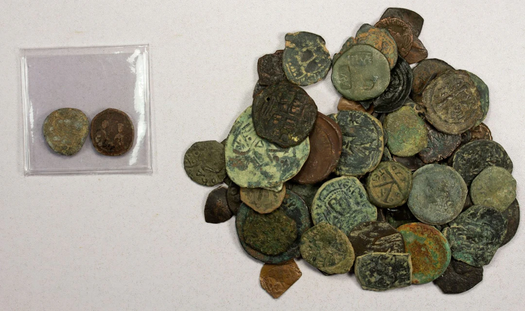 BYZANTINE EMPIRE: LOT of 67 coins