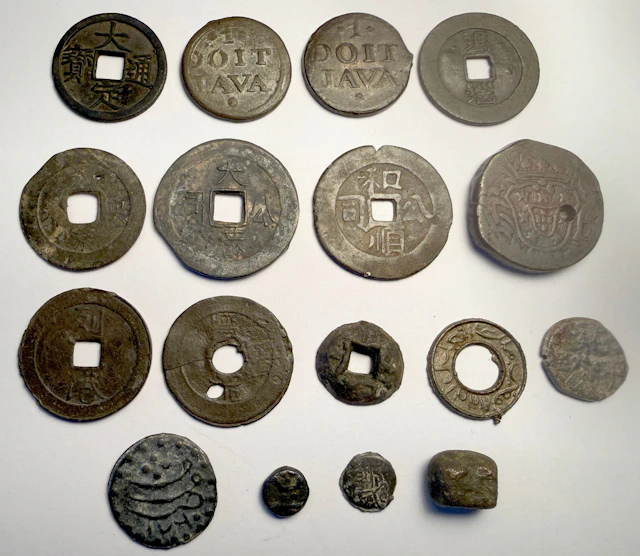SOUTHEAST ASIA: LOT of 17 coins