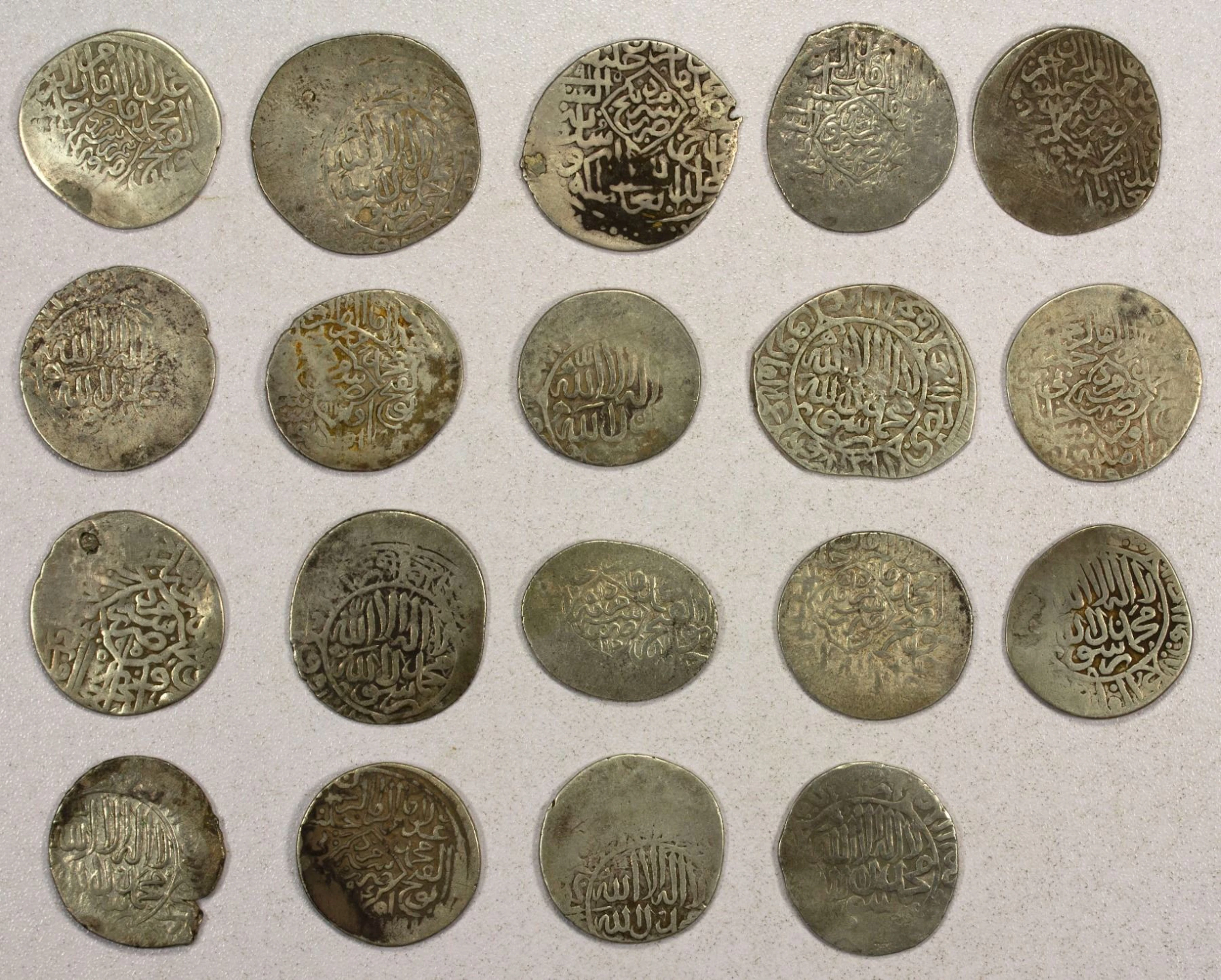 EARLY ISLAMIC: SHAYBANID: Muhammad Shaybani, 1500-1510, LOT of 19 silver tankas